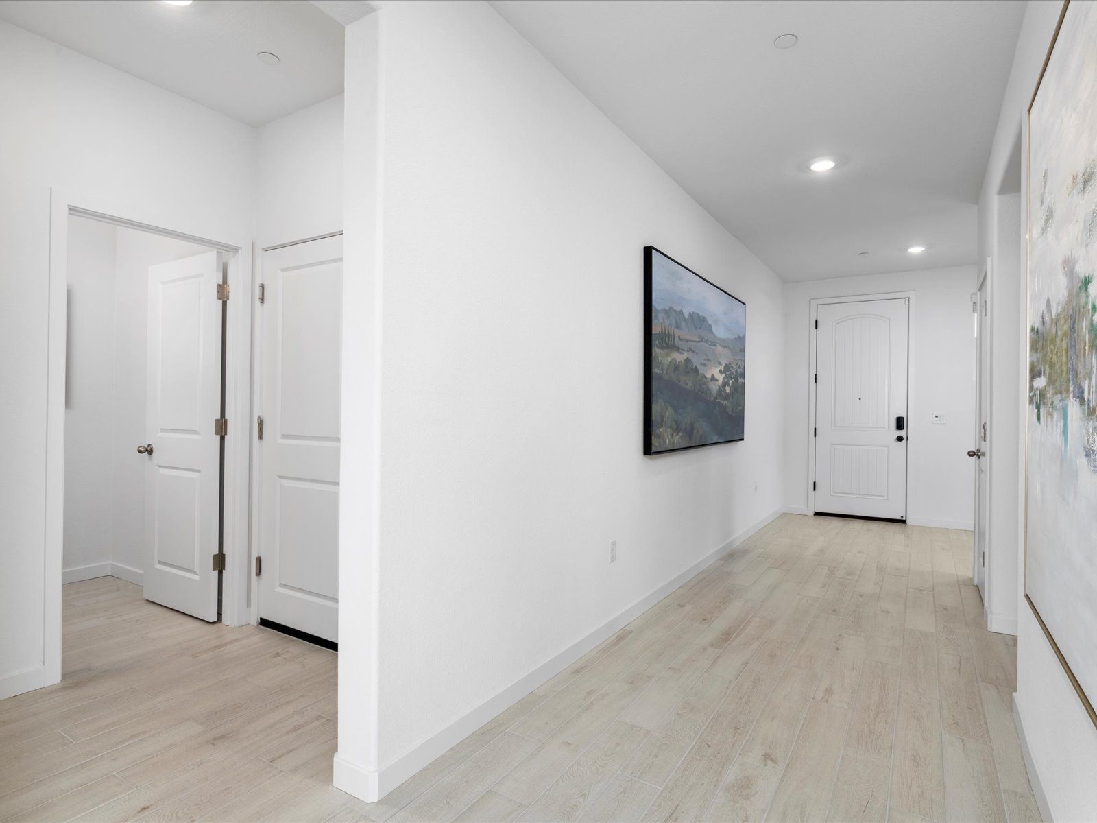 SAC_Hallway_4303-Tribute-Ln:SAC_Hallway_4303-Tribute-Ln