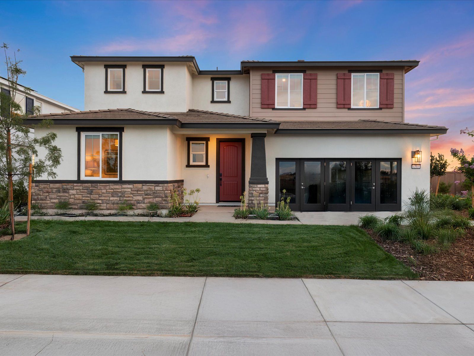 SAC_Facade-Twilight_4303-Tribute-Ln:Modeled Residence 3 of Legacy at Liberty