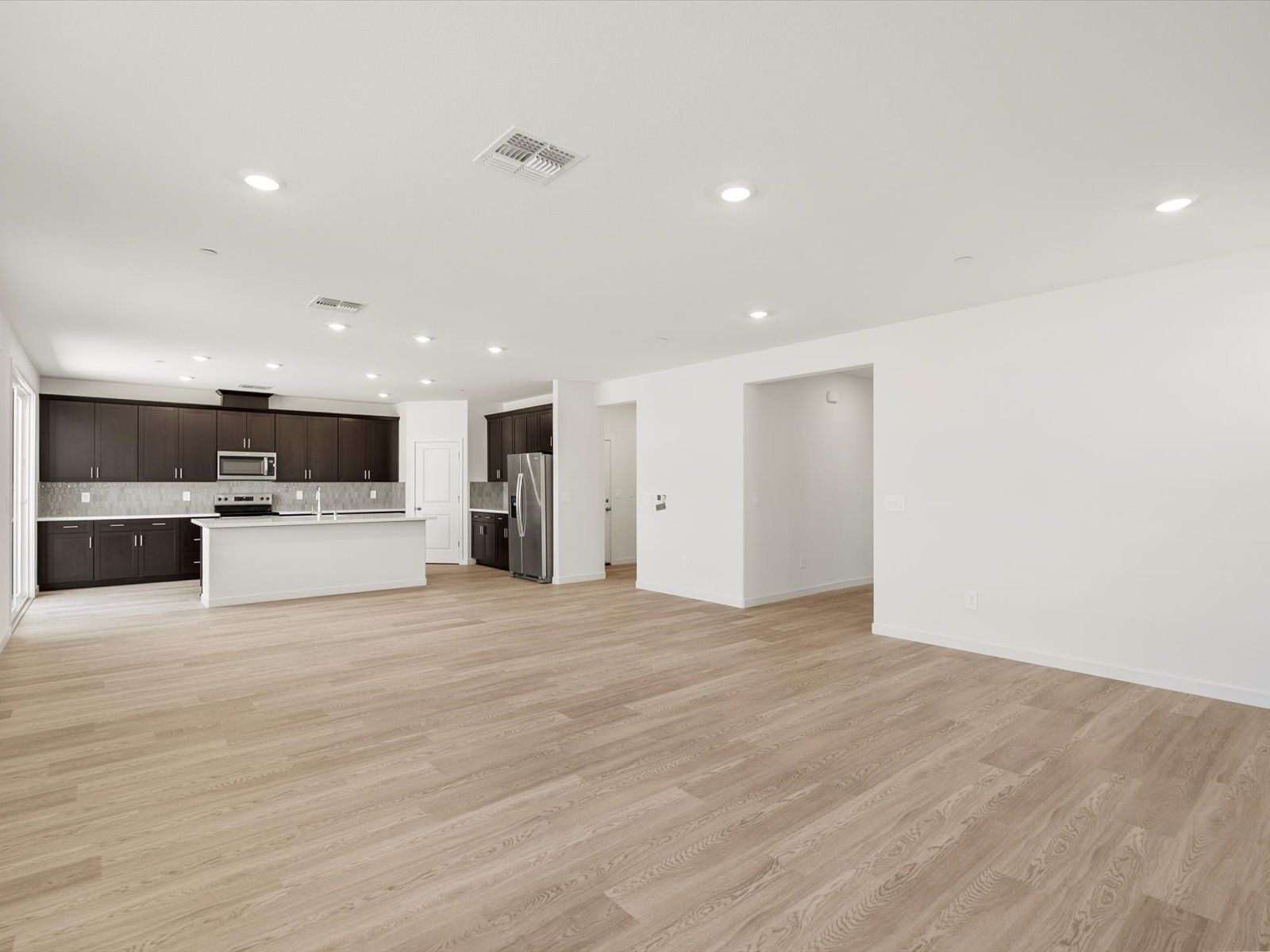 Welcome to 618 Channel Circle at Riverine in Oakley, CA.:SAC_Riverine_5028_Kitchen_A_618-Channel-Cir