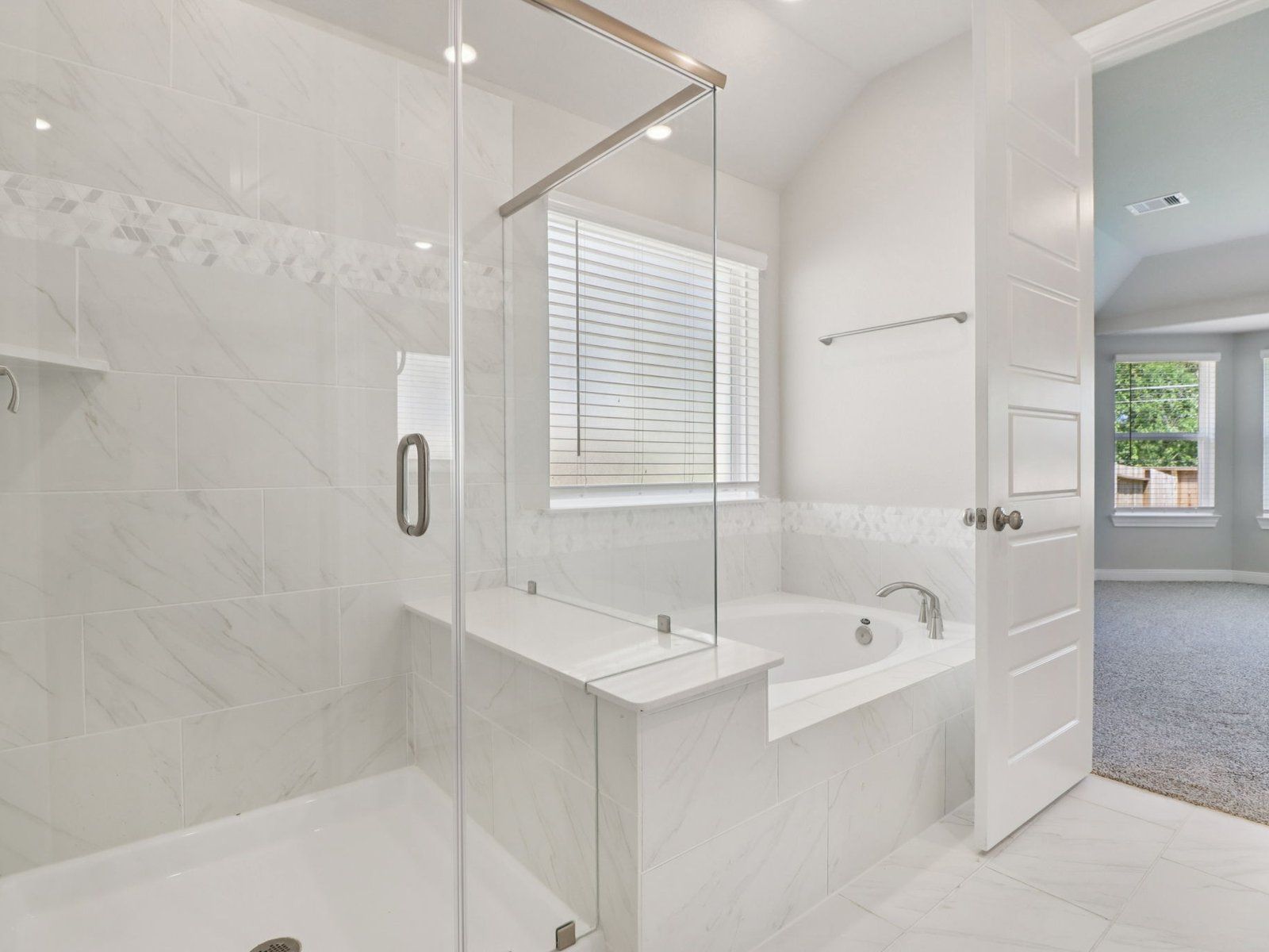 The Preston floorplan in Pine Lake Cove of Montgomery, TX.:Primary Bathroom