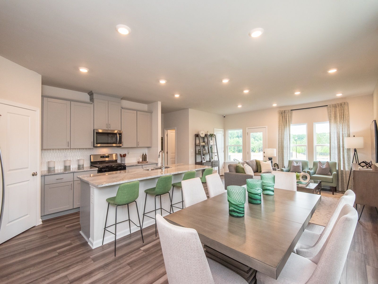 Welcome home to the Opal floorplan at Scenic Walk! 