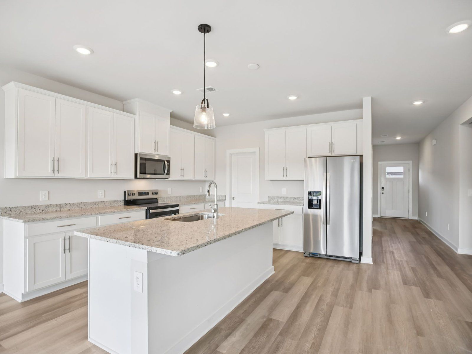 Skip takeout and prep dinner in the well-appointed kitchen.:Kitchen