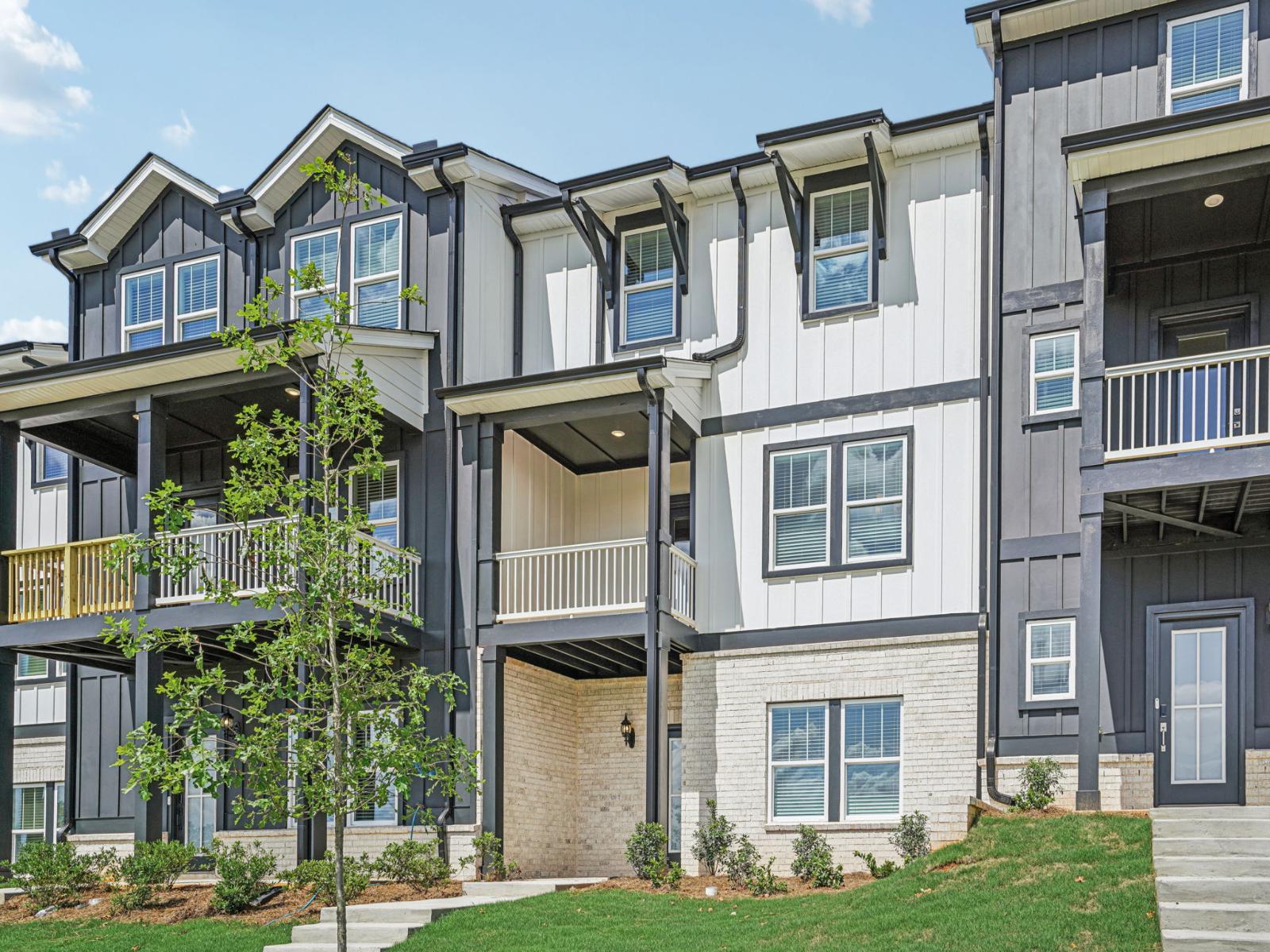 Front Exterior:Front Exterior