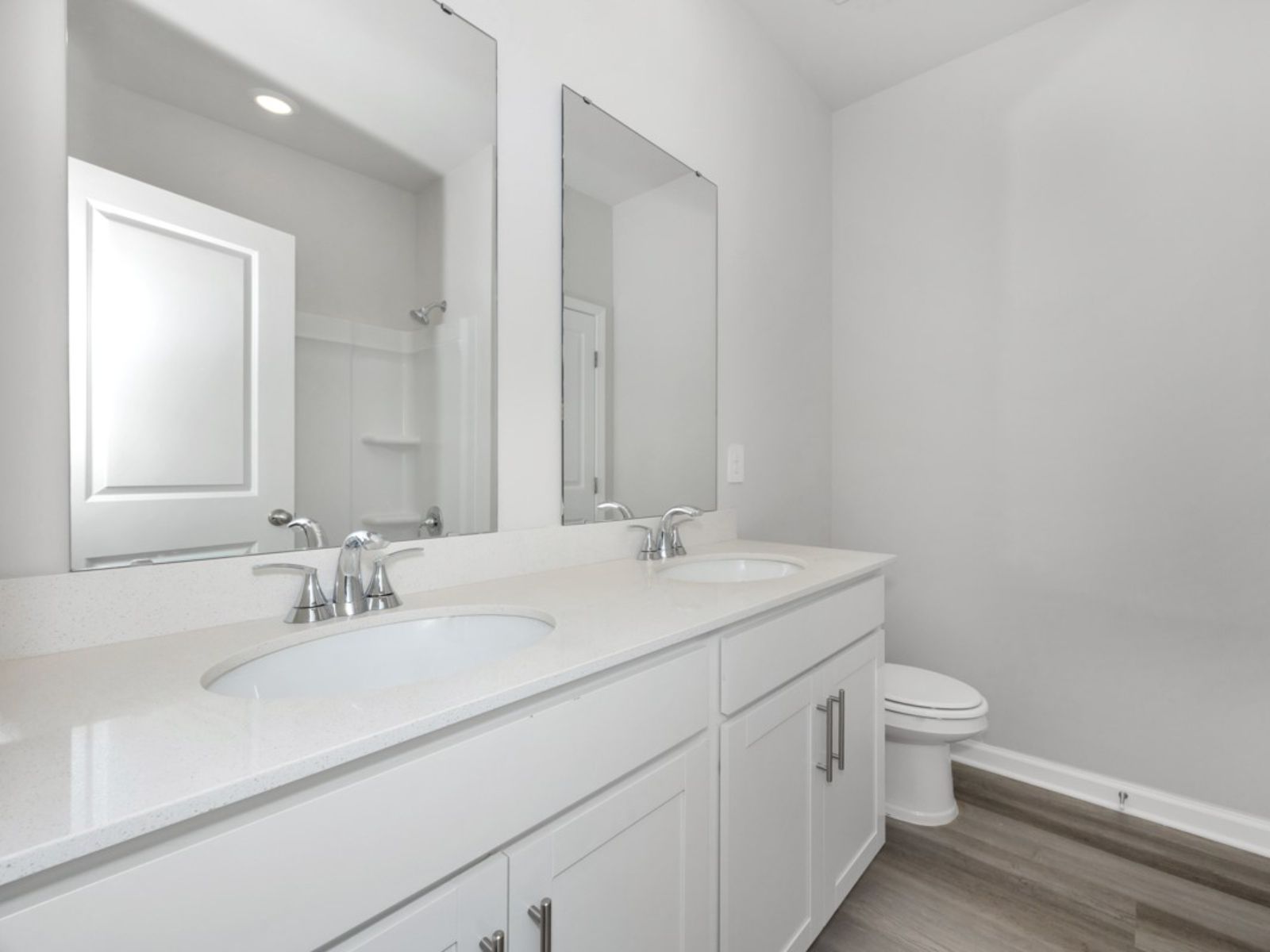 Secondary Bathroom:The Northbrook floorplan with the Crisp White interior package.