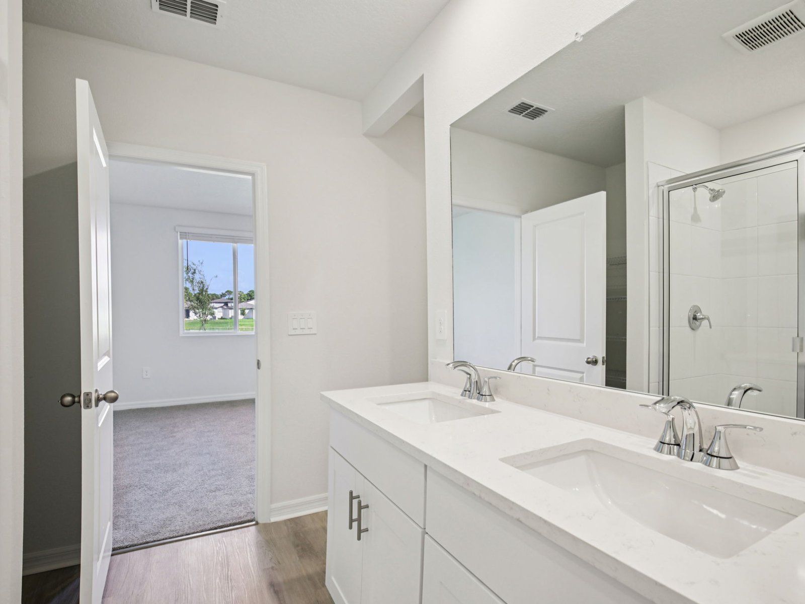 Representation of the Denali II Floorplan:Primary Bathroom