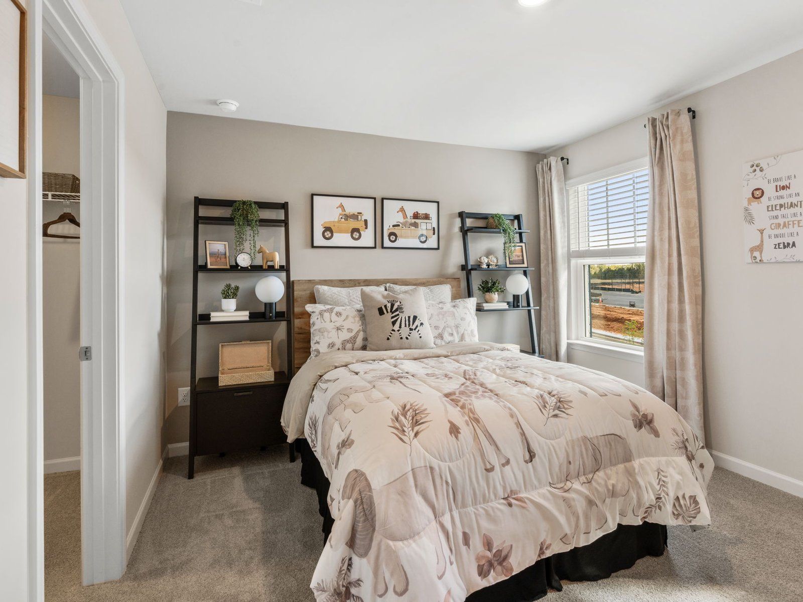 Secondary Bedroom:Secondary Bedroom