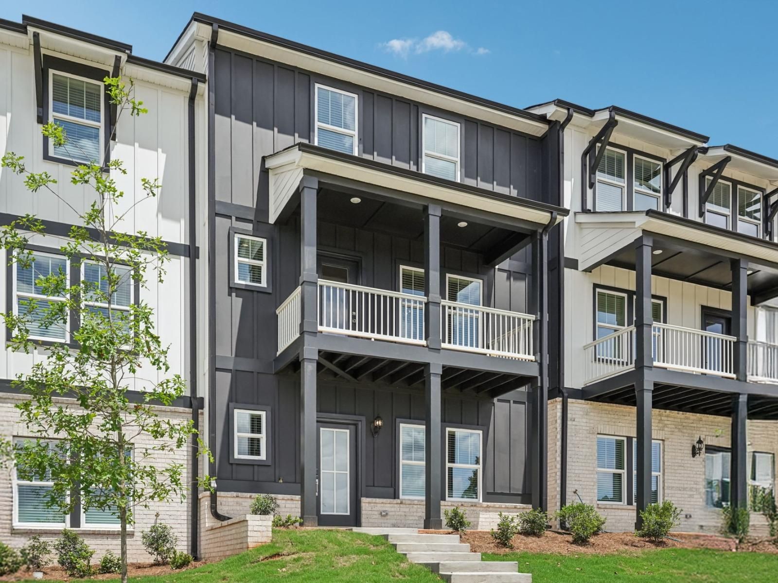 Front Exterior:Front Exterior