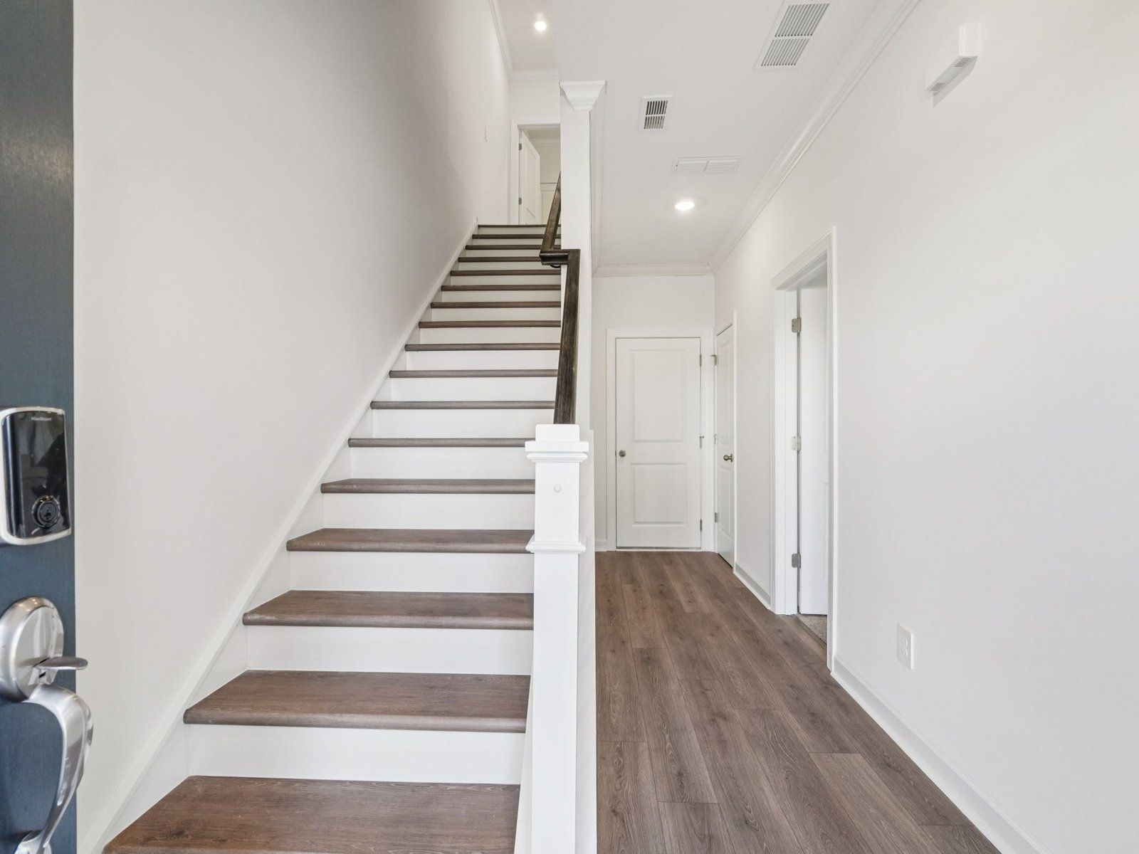 Entry:Step-inside the bright, open-concept Pembrooke floorplan.