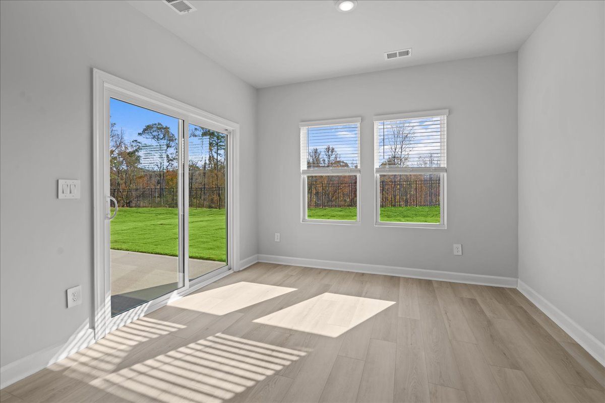 Welcome to the Dallas floorplan at Creek Ridge - Heritage Collection.:Dining Room