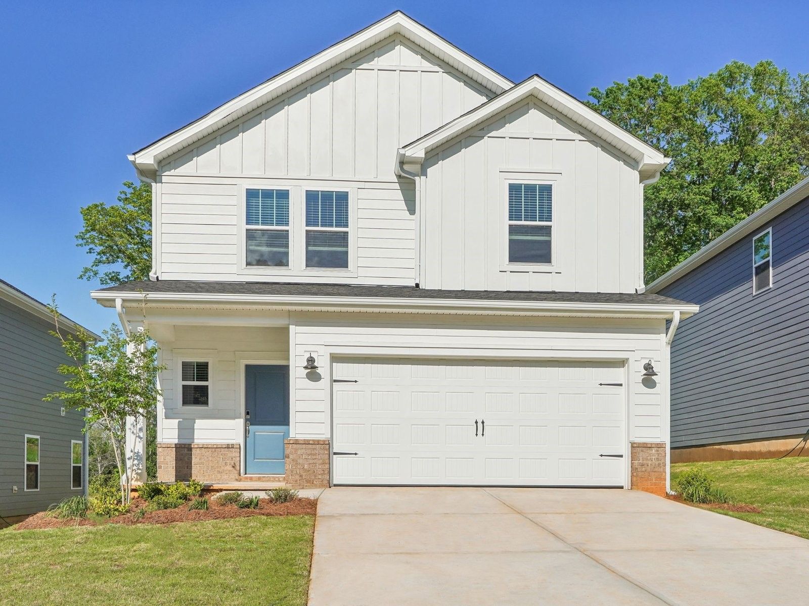 Front Exterior:Welcome to the Paisley floorplan at a Meritage Homes community in Charlotte, NC.