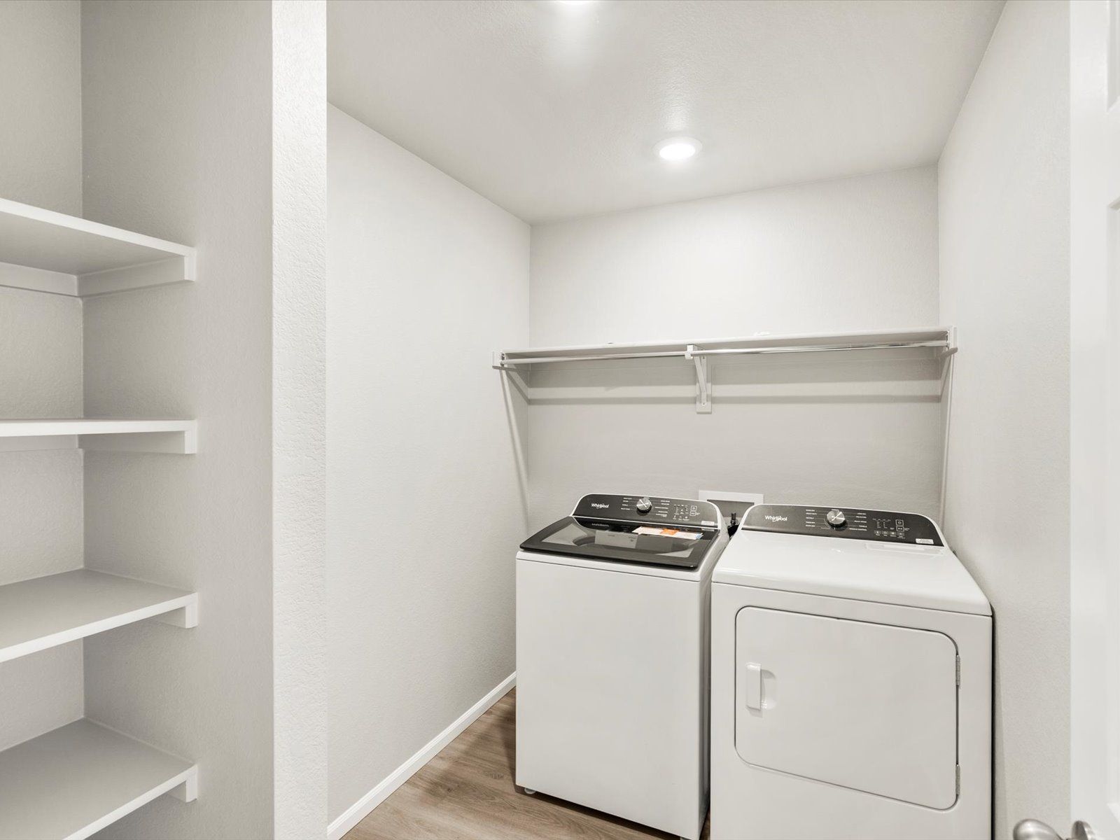 Welcome to the Flatiron floorplan.:Laundry