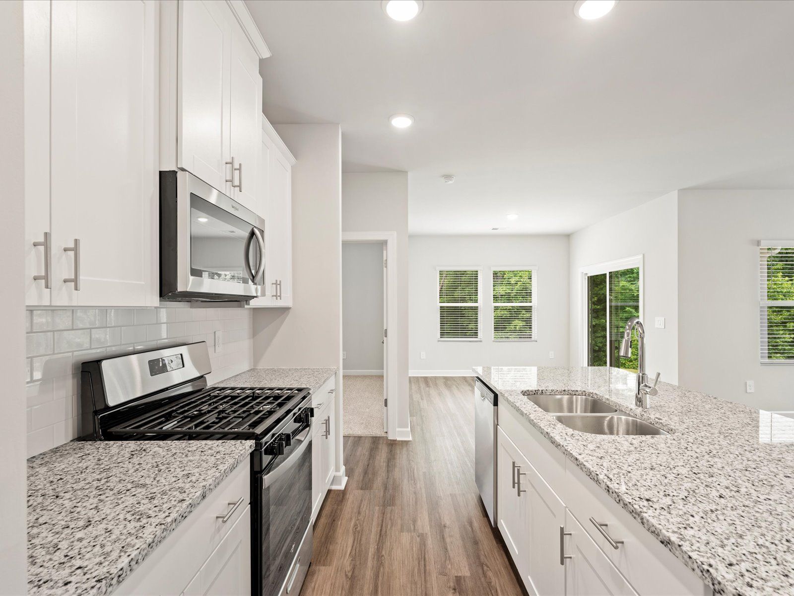 Kitchen:The Chandler floorplan modeled at Holland Park.