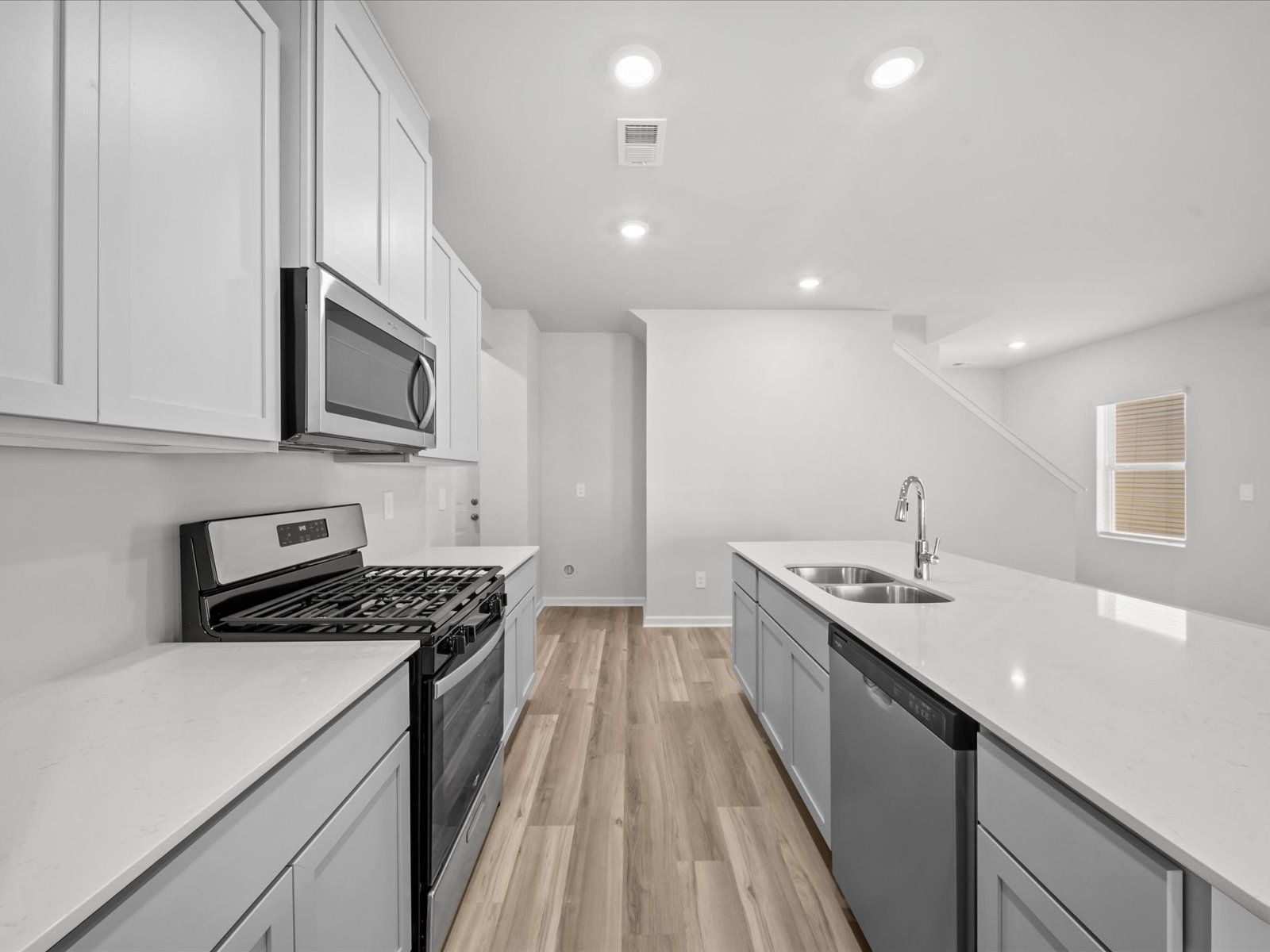 Kitchen:The Roswell floorplan modeled at Pleasant Brook.