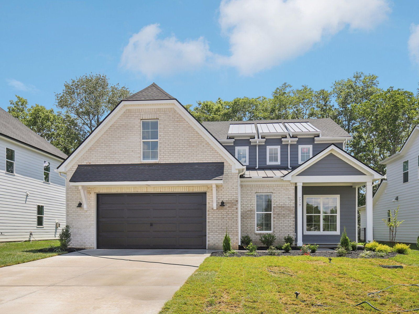 Front Exterior:The Elizabeth Floorplan - Elevation B