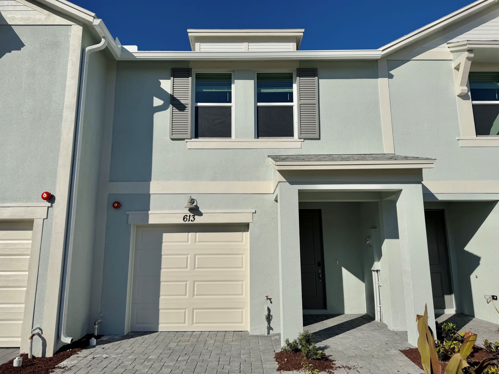 Front exterior:Front exterior