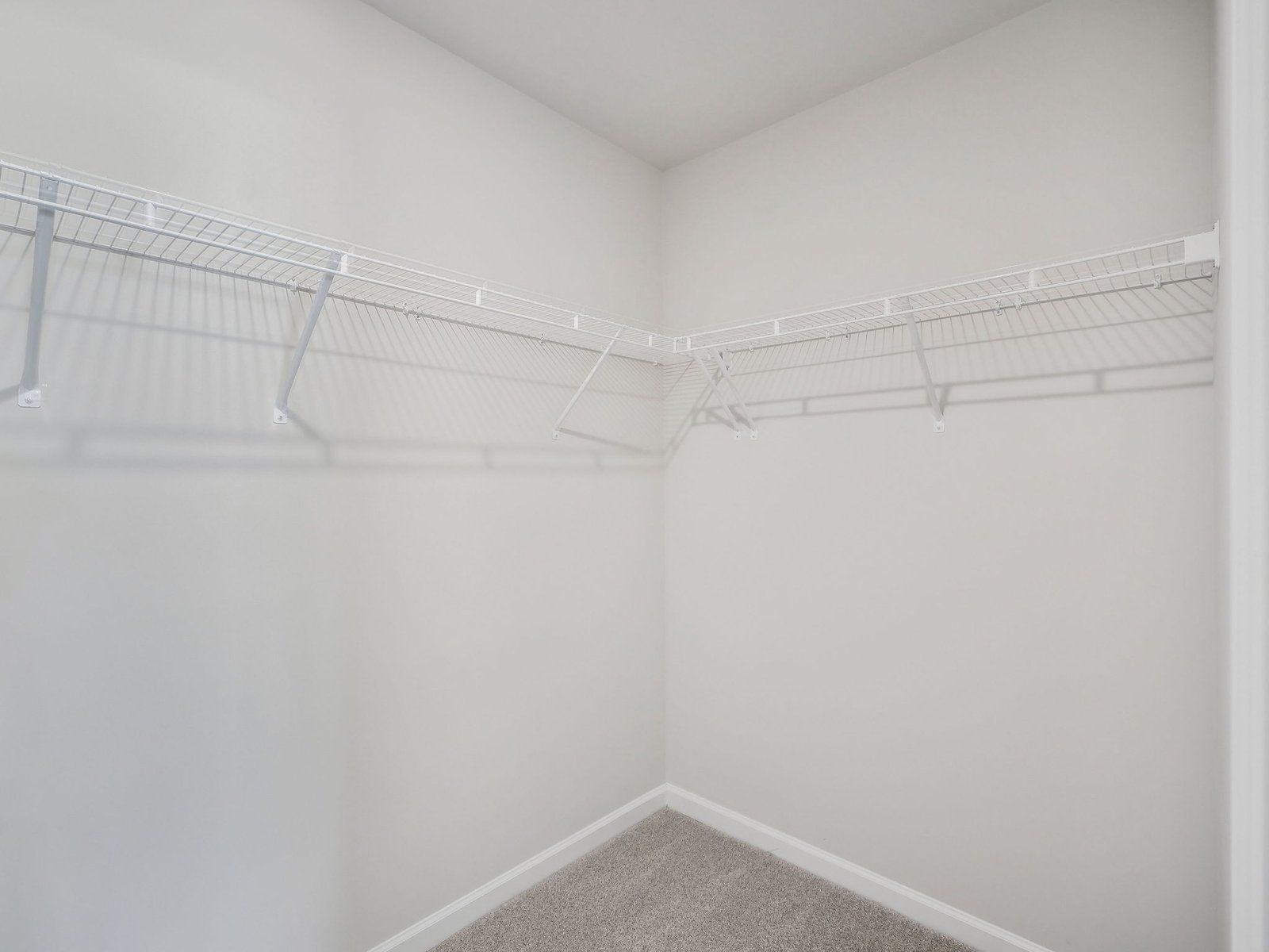 Walk-in Closet:Walk-in Closet