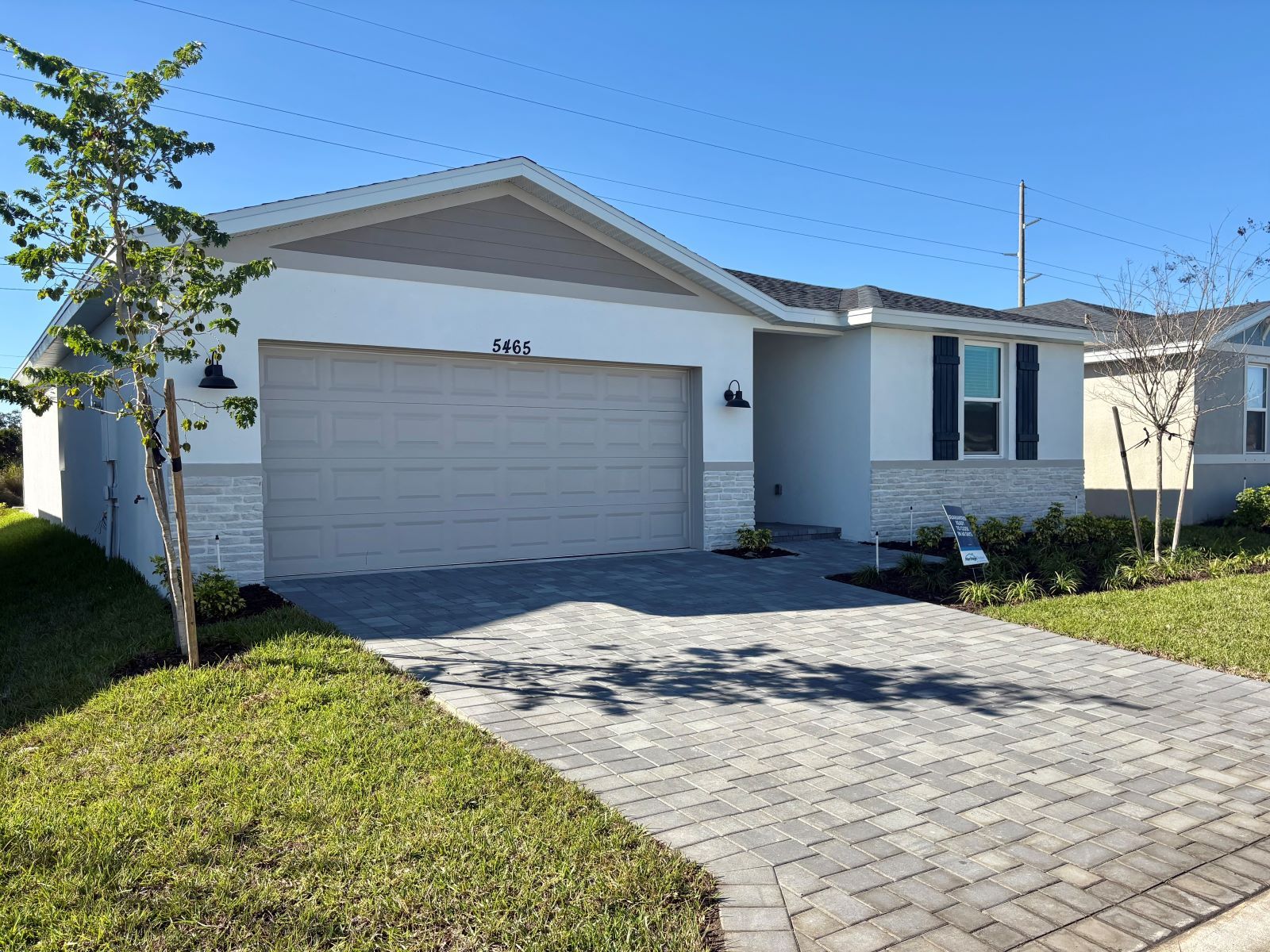 Front exterior:Front exterior