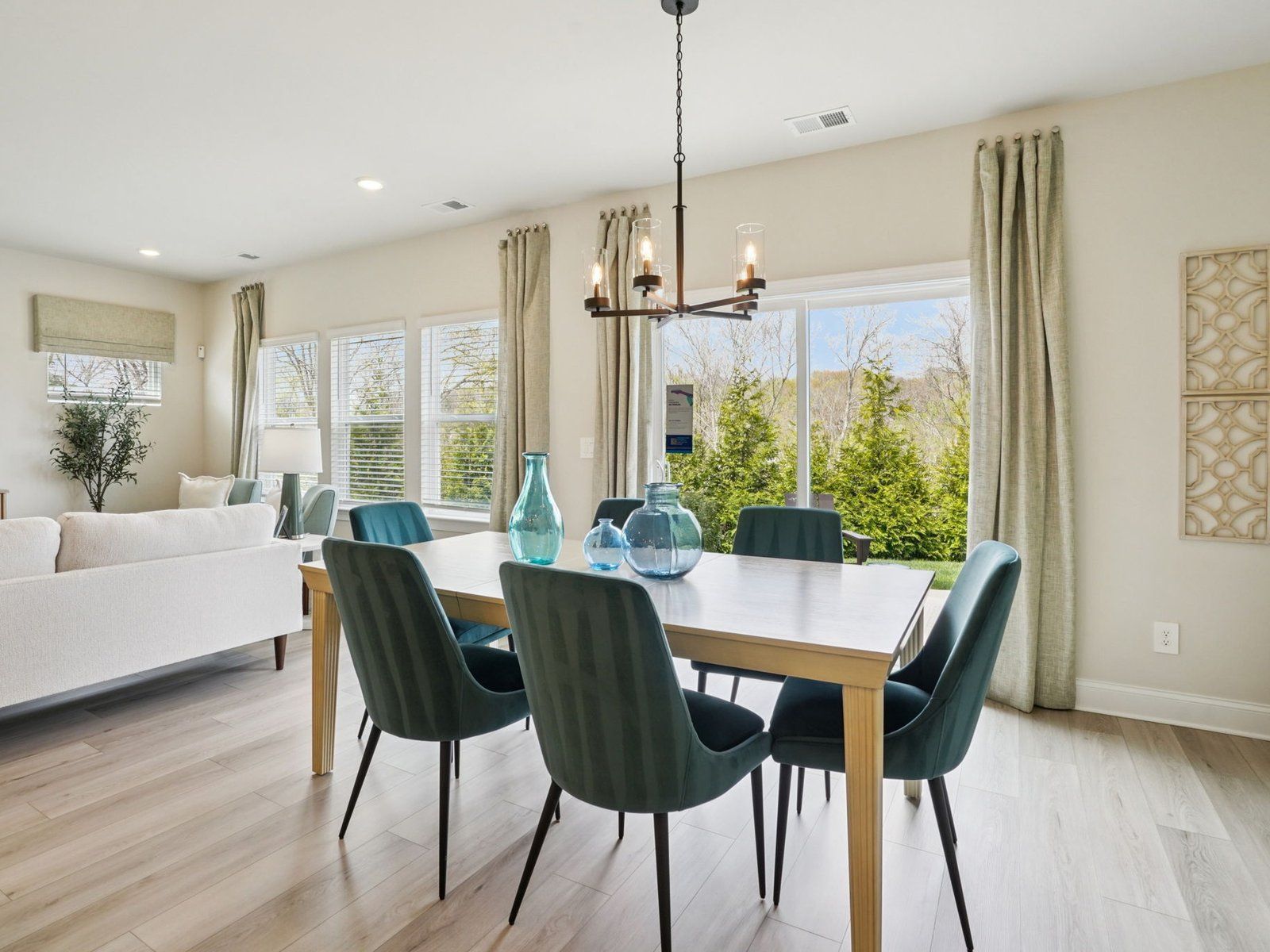 Dining Room:Dining Room