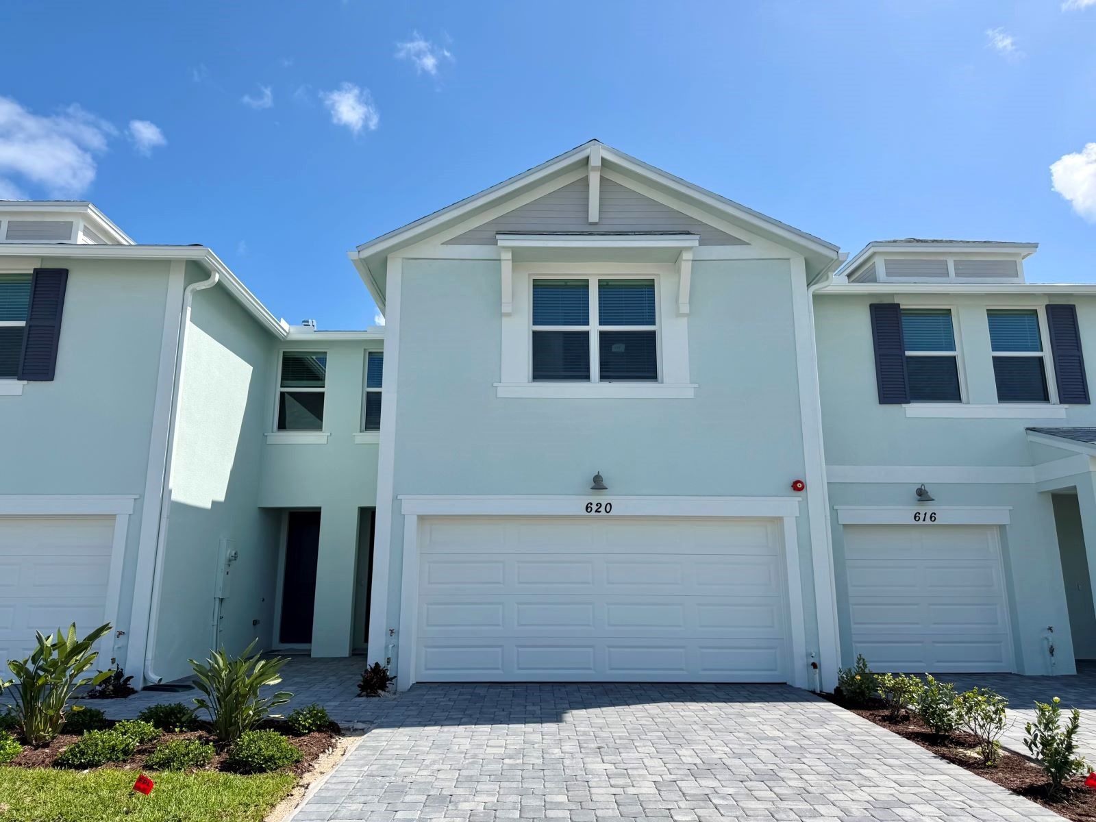 Front exterior:Front exterior
