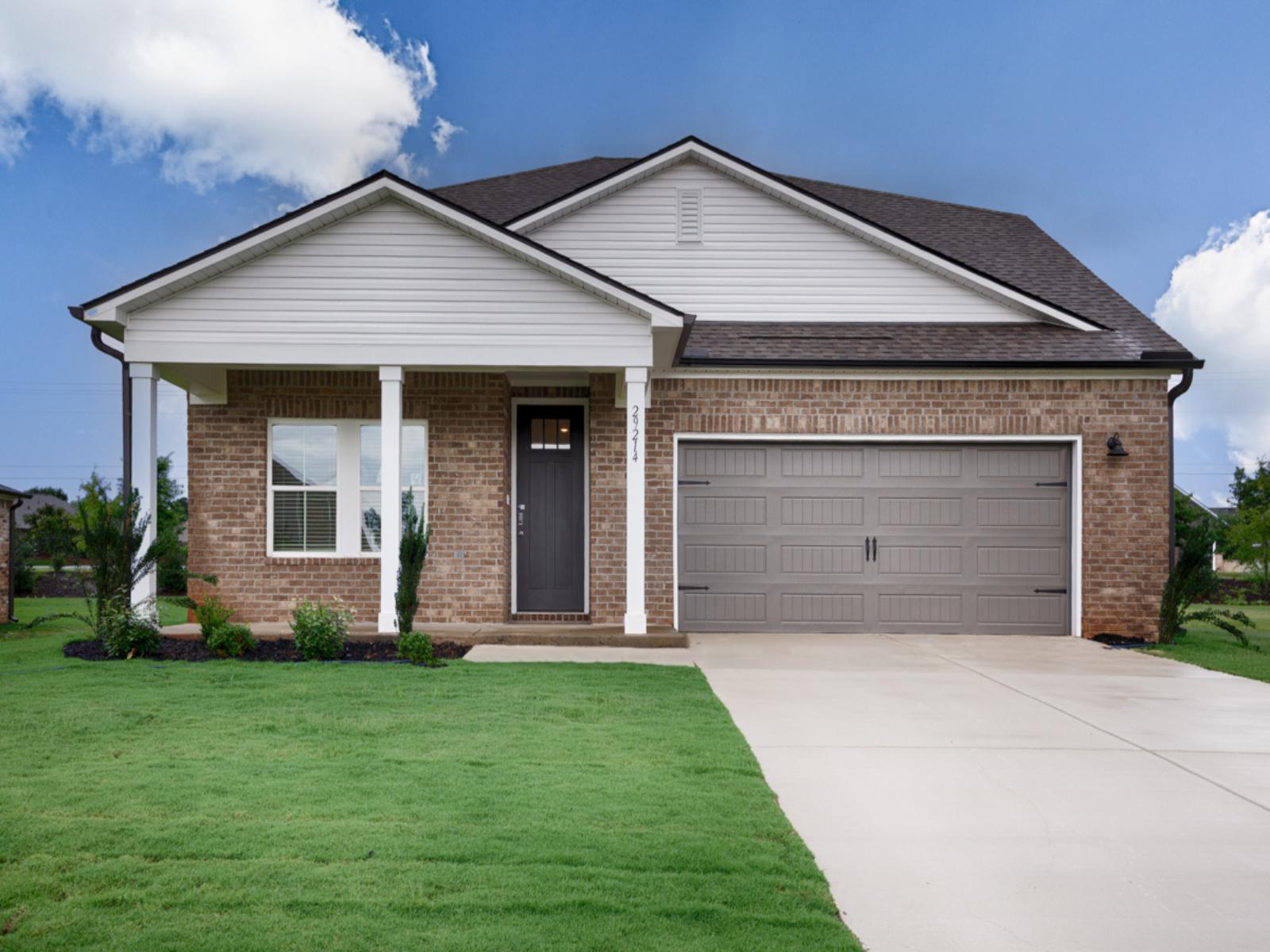 Front Exterior:HSV_HeritageEstatesatCreekside_Manchester_S452_W_29214OtleyCourt_Front_Exterior.jpg