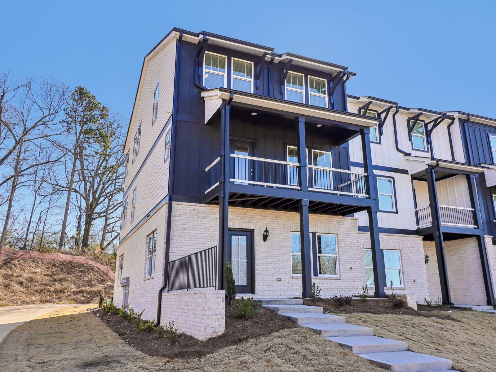 Front Exterior:The Leighton End Unit floorplan with the F exterior elevation.