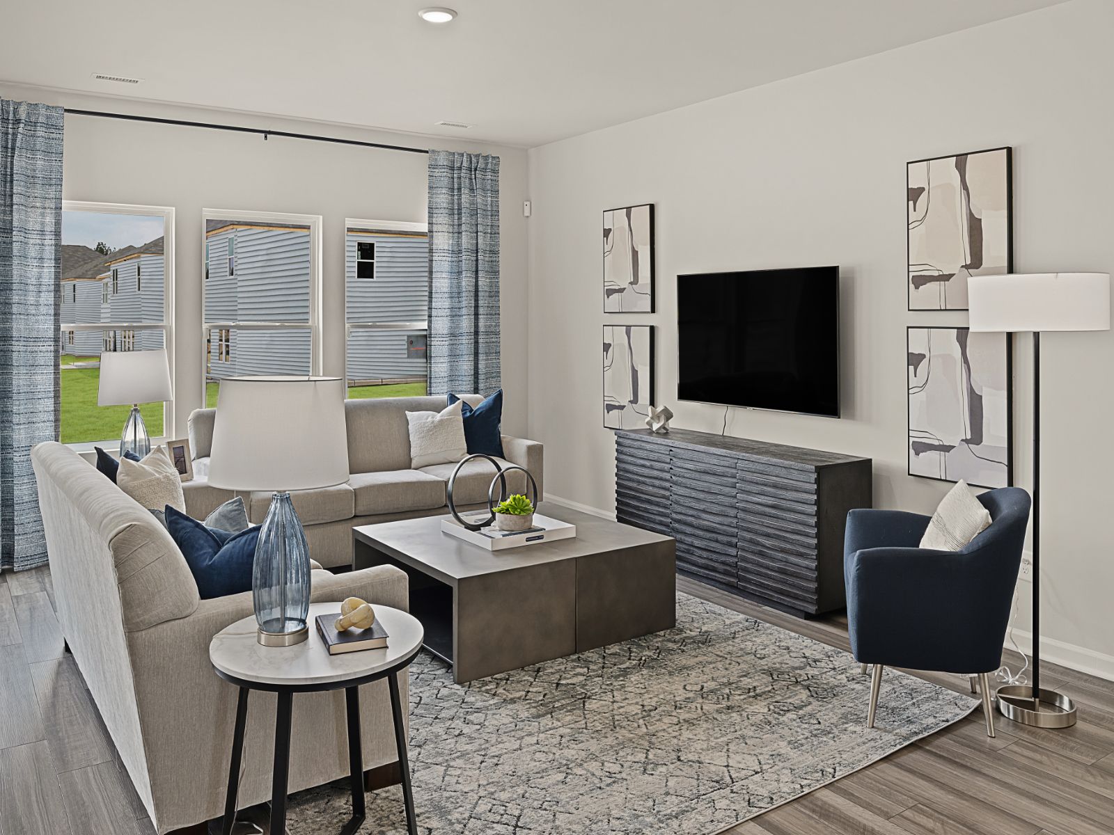 RAL_Edgewater_Johnson_LivingRoom_904AvonmoreDrive_Model:RAL_Edgewater_Johnson_LivingRoom_904AvonmoreDrive_Model