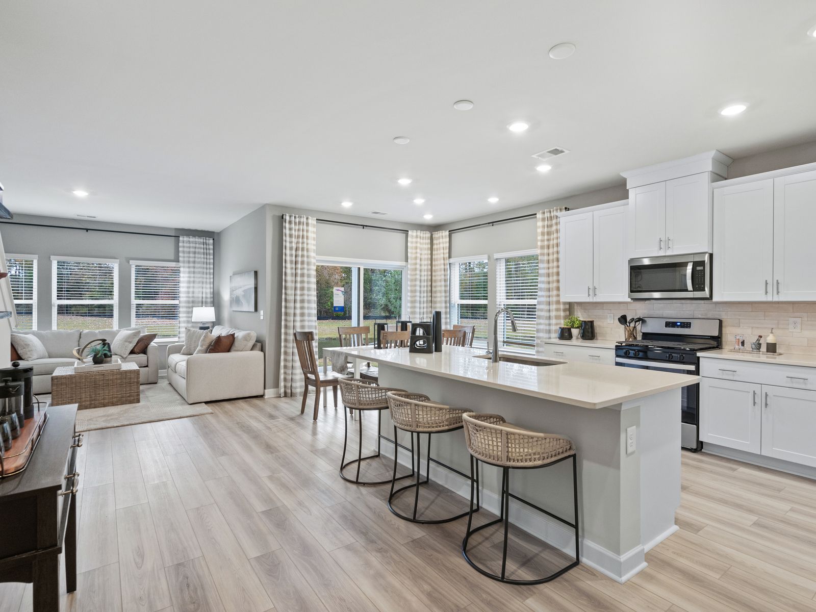 Welcome to our Northbrook Model at Waterside.