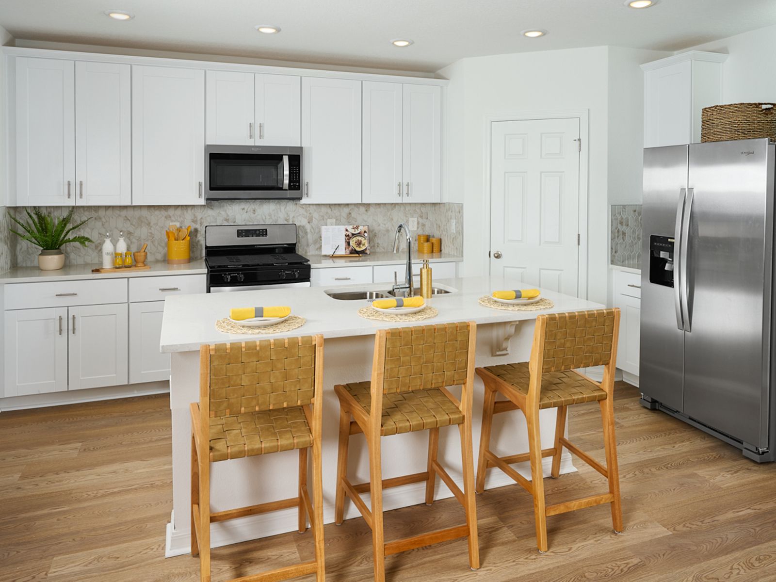 Kitchen modeled at Fox Pointe at Rivers Edge:Kitchen modeled at Fox Pointe at Rivers Edge