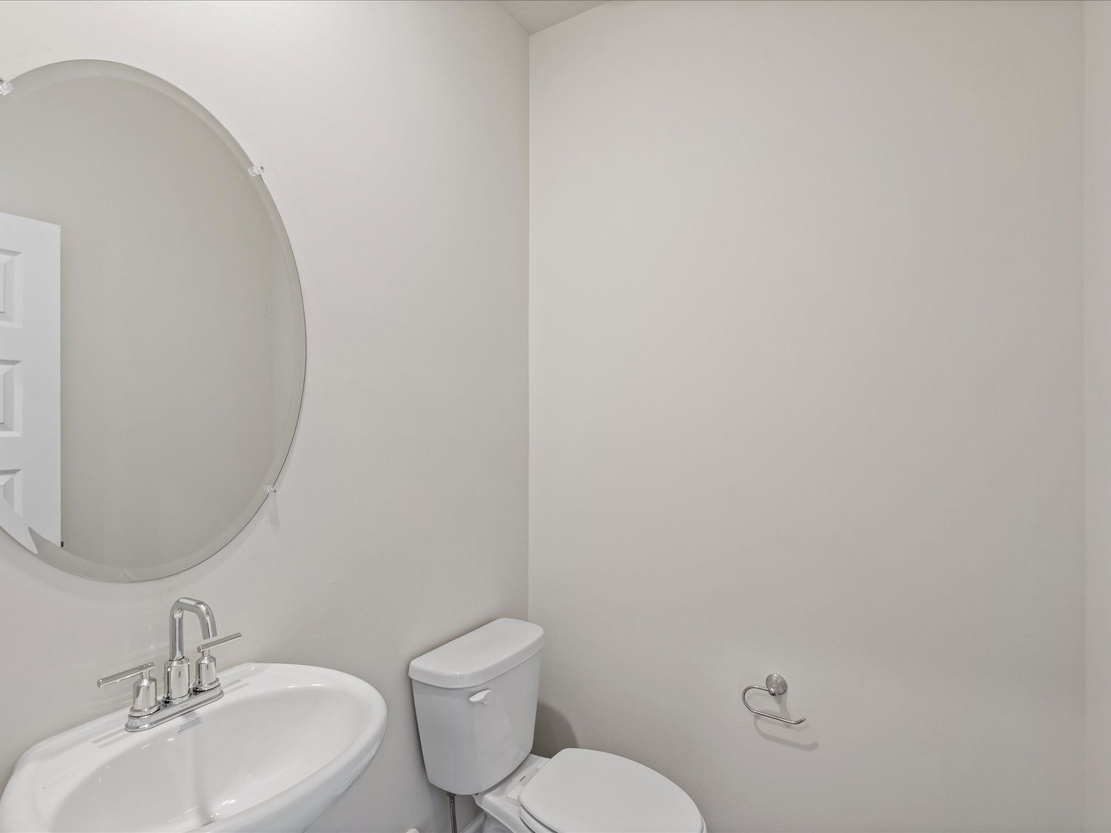 SCA_Vickery-Station_Dakota_Bathroom_194-Vickery-Rd:Welcome to 194 Vickery Rd