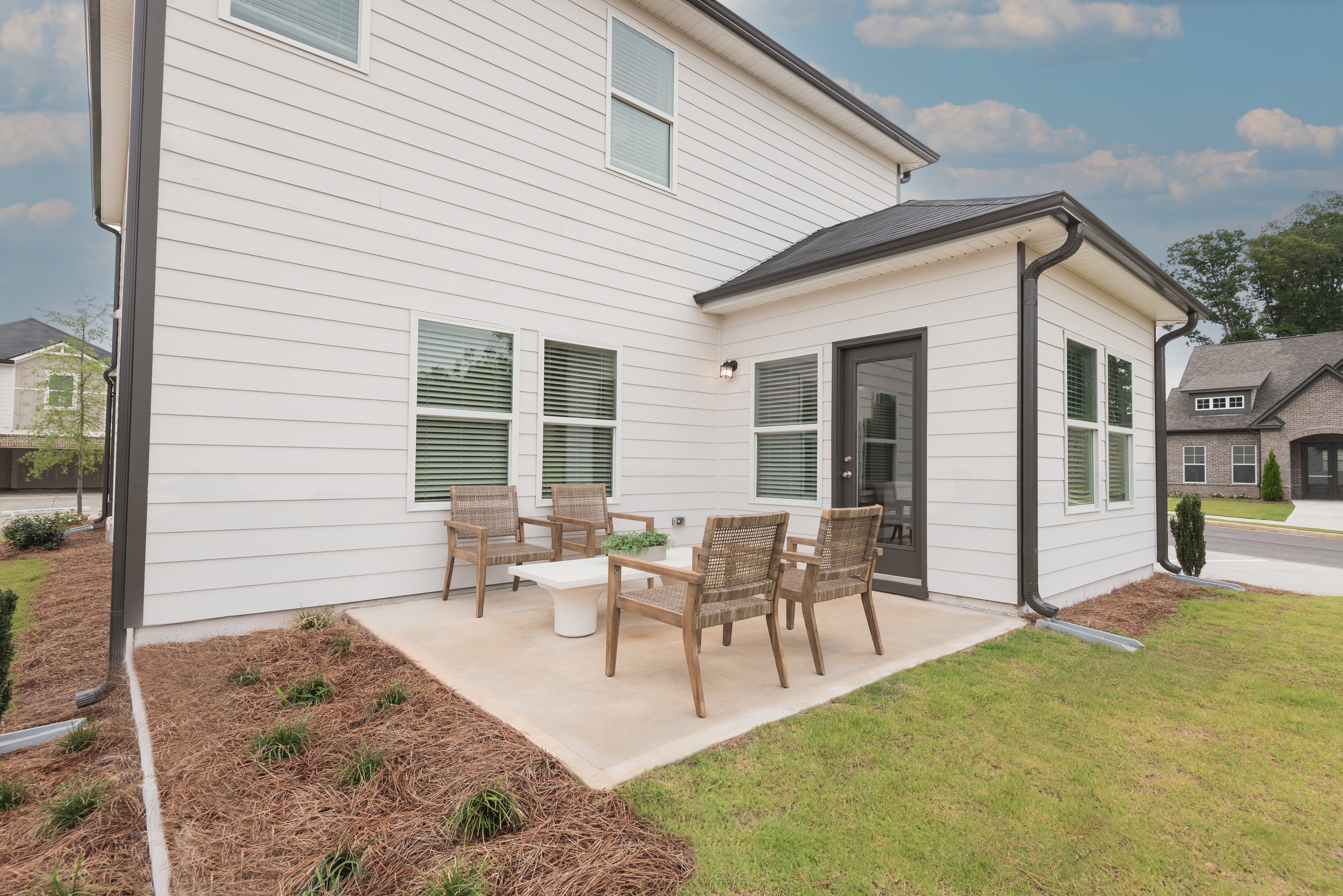 ATL_HawthorneStation_S342_Dallas_Patio_2751HawthorneWay.jpg:Enjoy your morning coffee or grill dinner out in your private back patio.