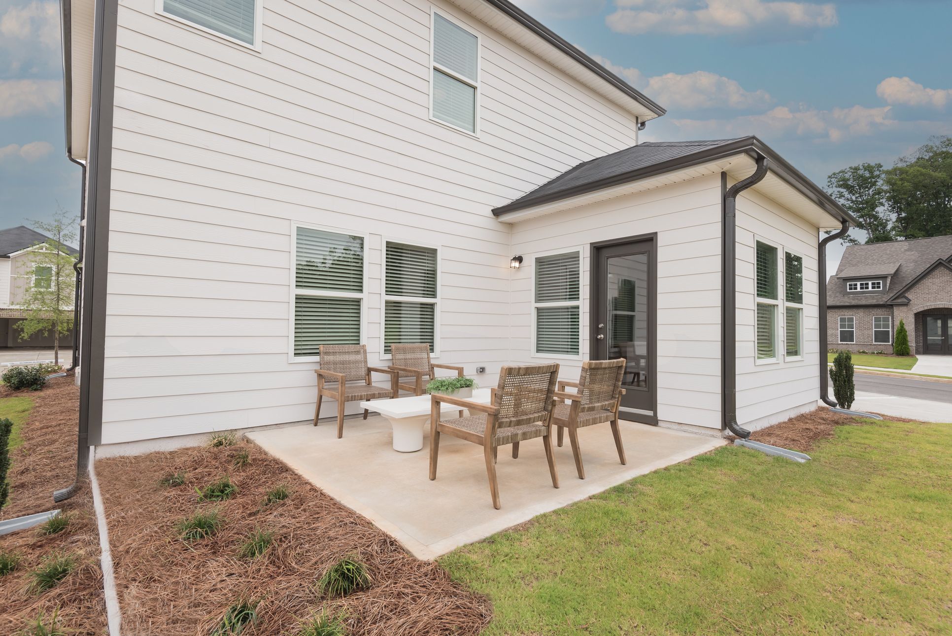 ATL_HawthorneStation_S342_Dallas_Patio_2751HawthorneWay.jpg:Enjoy your morning coffee or grill dinner out in your private back patio.