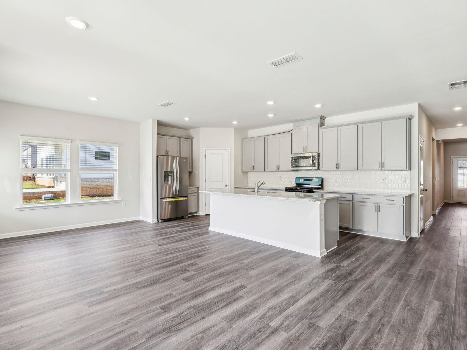 10-custom-Atlanta - Preserve at Mountain Creek - 284 Sope Crk Cir, Pendergrass, GA 30567 - 010.:The Gibson floorplan with the Distinct 1 interior package.