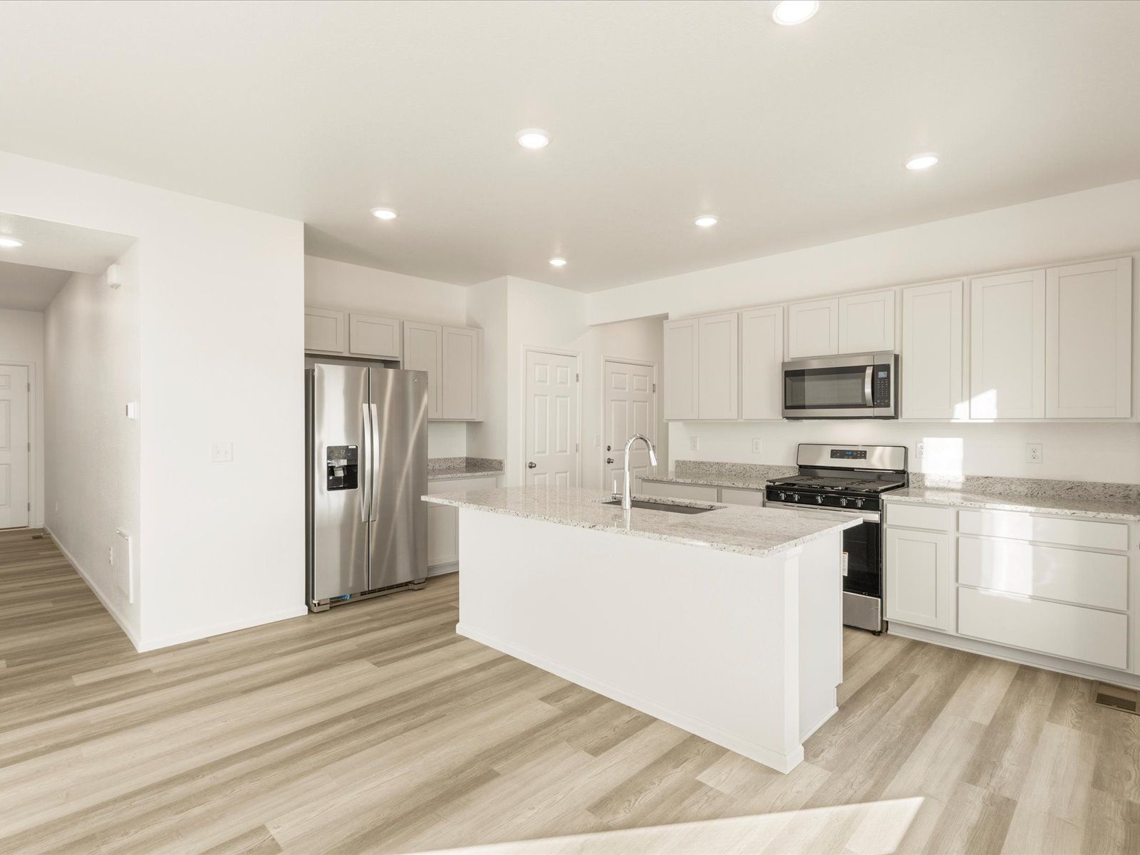 Kitchen:DEN_Lake-Bluff_Cottonwood_Kitchen_B_627-97th-Ave