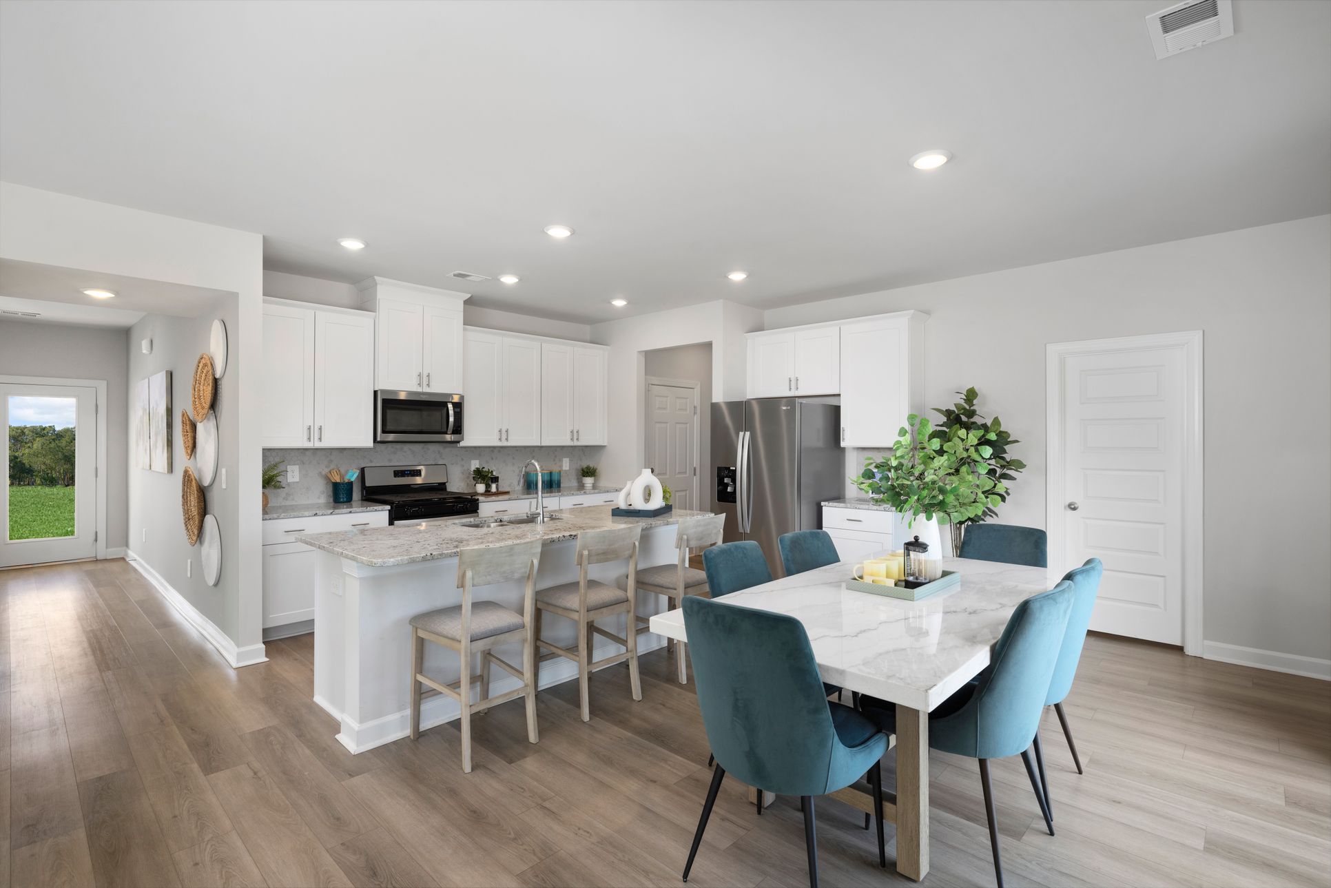Welcome to the Brentwood model at Brayfield Manor.