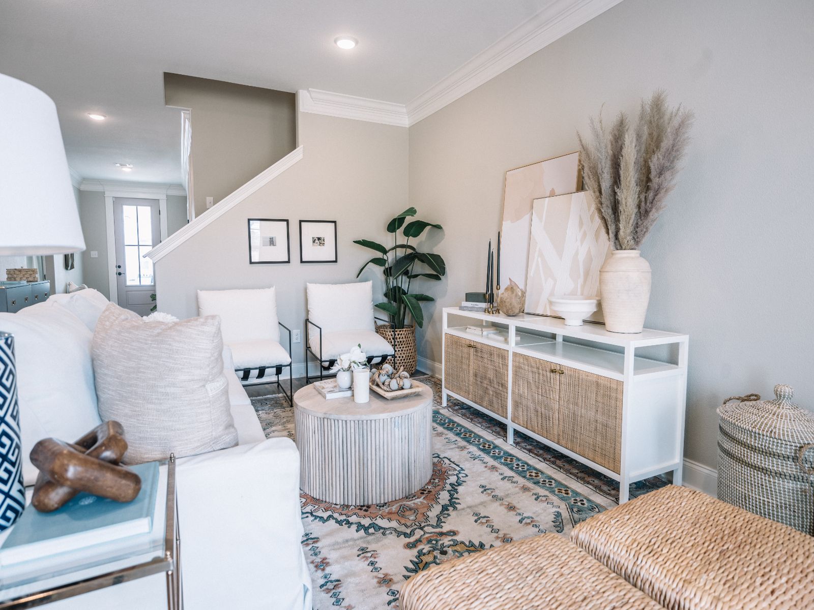 GLF_ElliottHomes_Coral_K255_GreatRoom2.jpg:Great room in the Coral floorplan at a Meritage Homes community in Gulfport, MS.