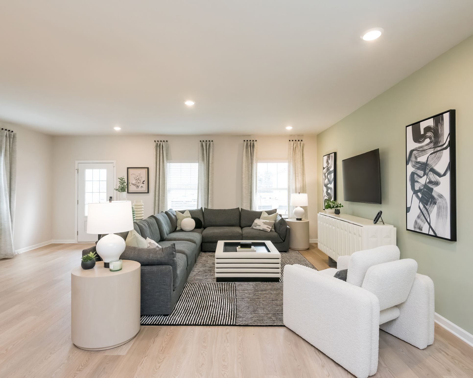 Welcome home to the Cromwell floorplan modeled at Martin Springs.