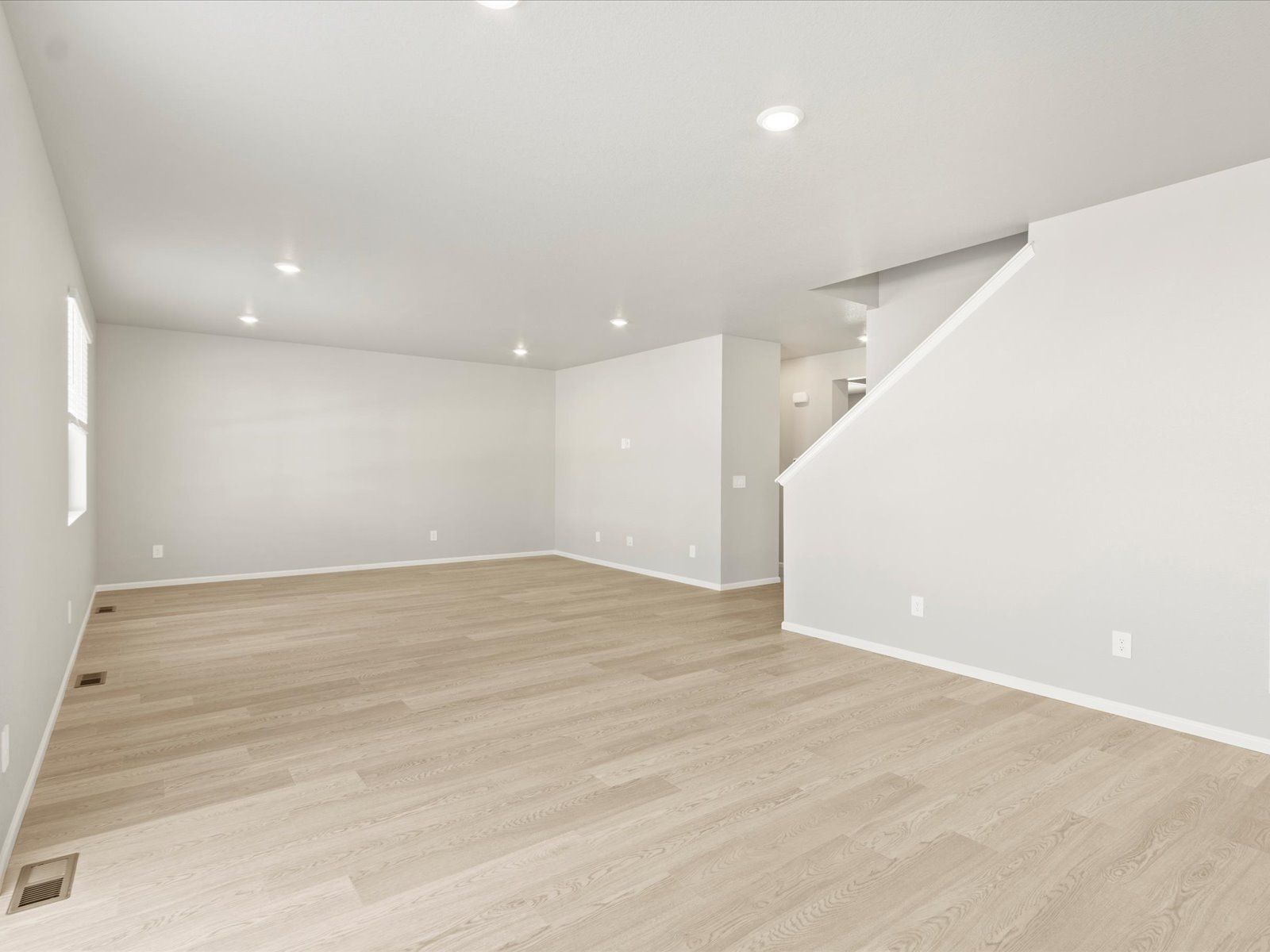 Dining Living Combo:Dining Living Combo