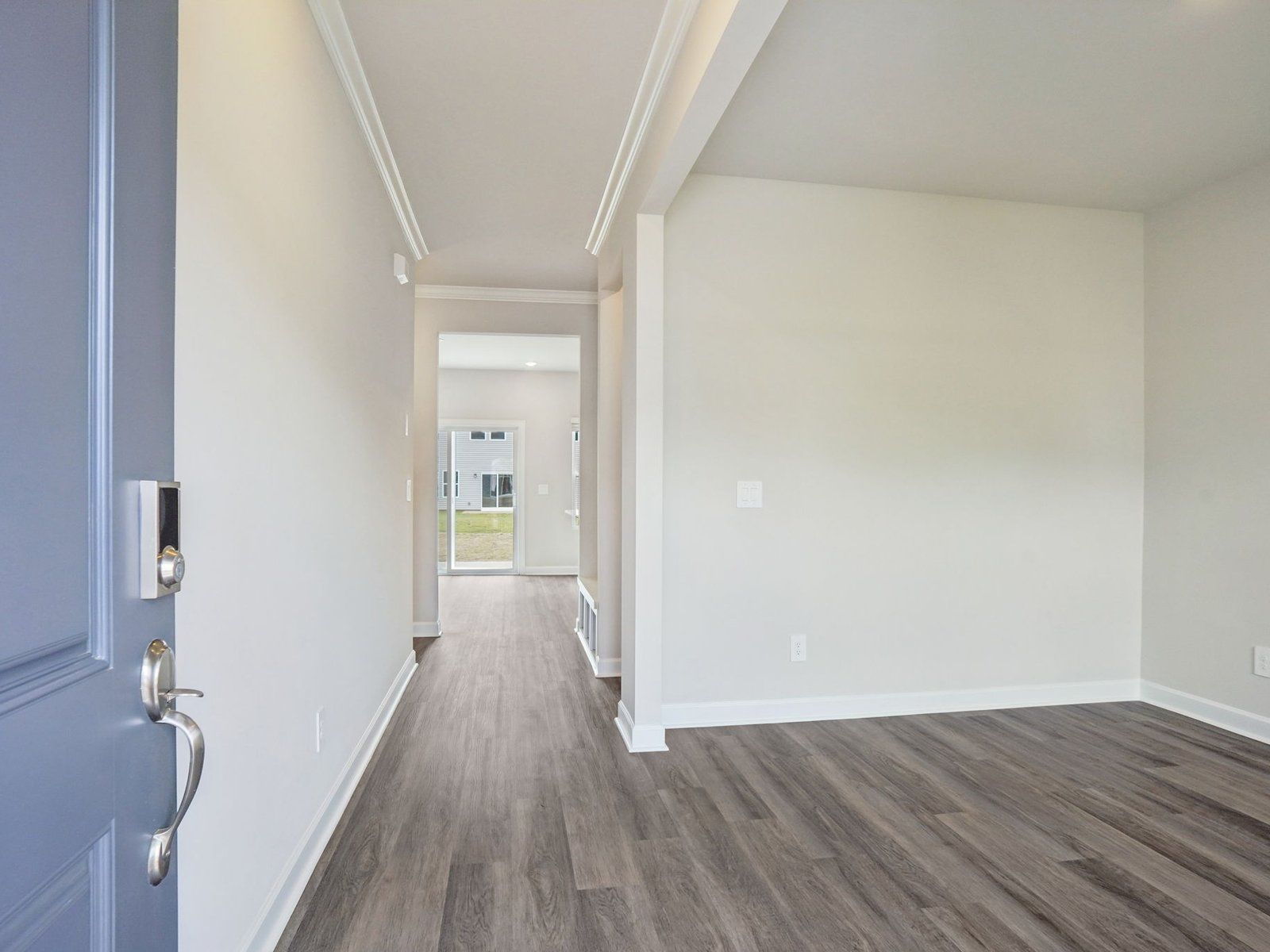 Entry:Step inside the spacious Alexander floorplan.