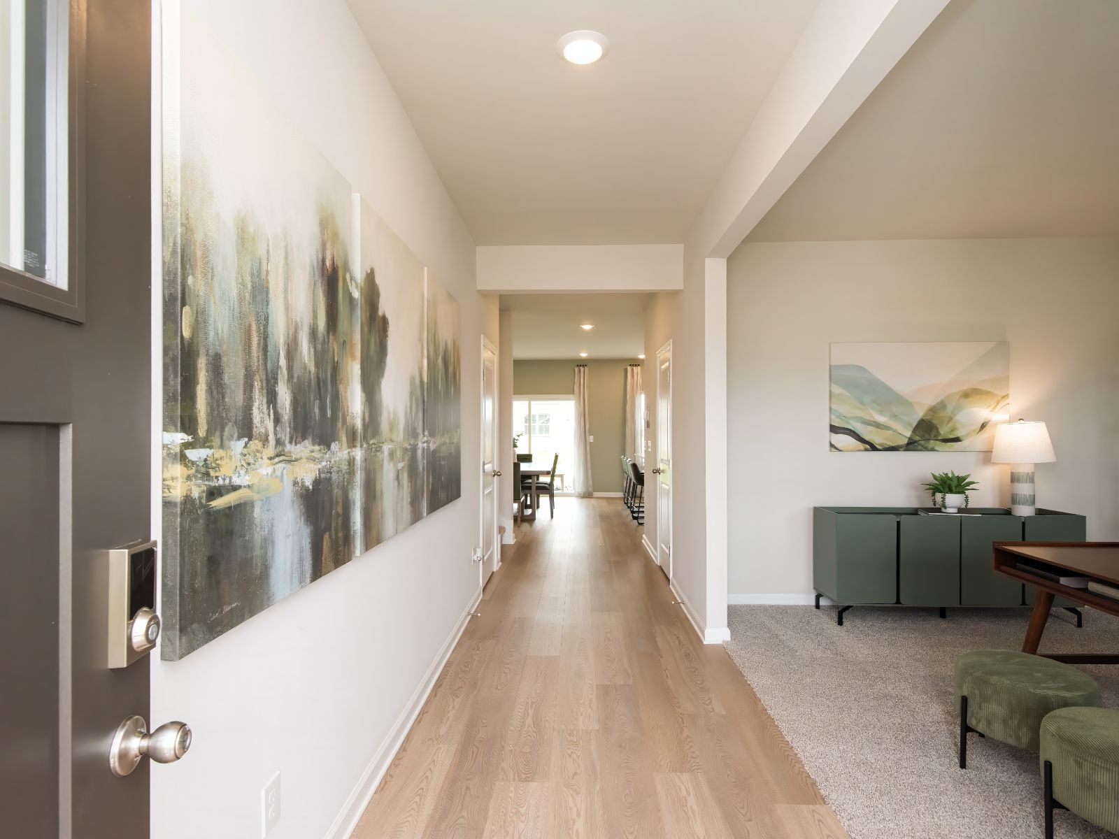 Welcome to the Dakota floorplan modeled at Walkers Hill.
