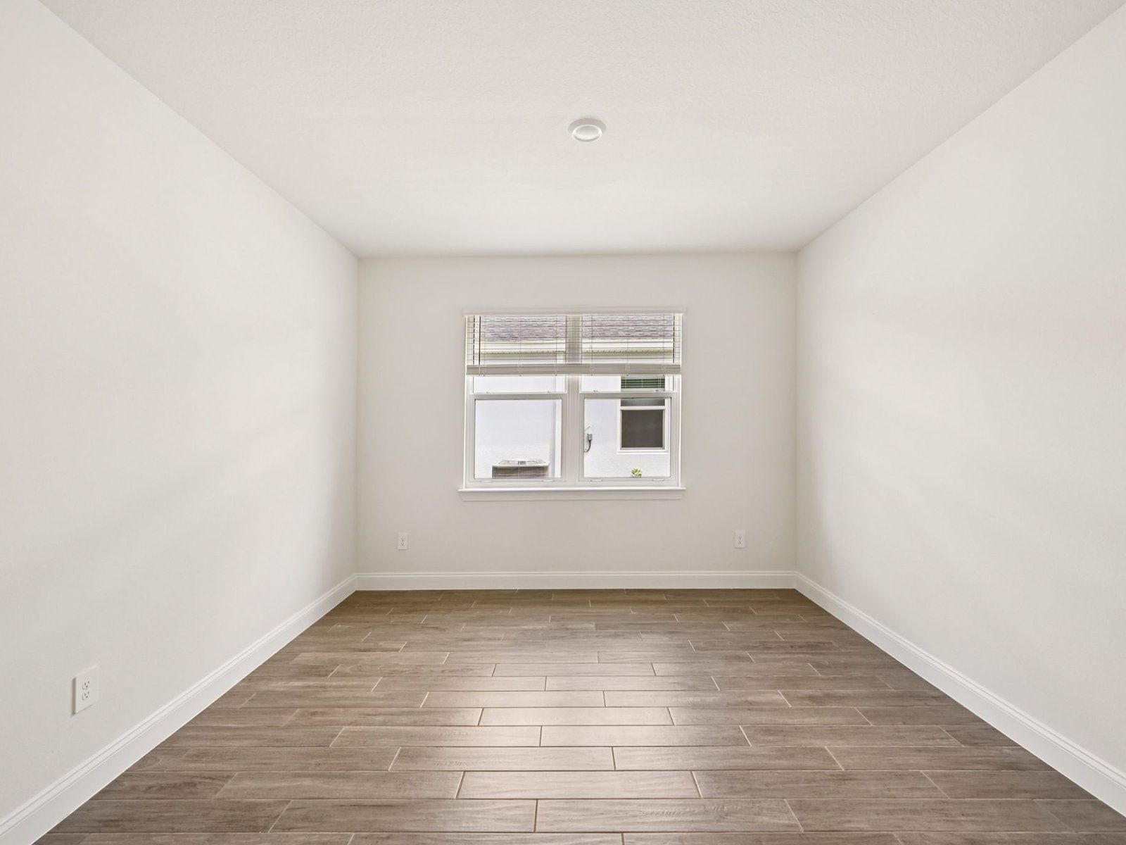 The Jade floorplan at 5661 Hampton Park Cir:27-custom-South Florida - Hampton Park - 5661 Hampton Park Cir Vero Beach South FL 32966 - 027.jpg