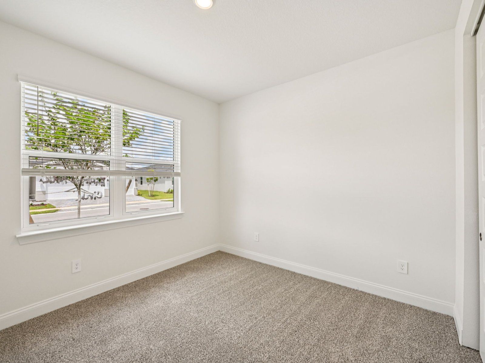 The Jade floorplan at 5661 Hampton Park Cir:24-custom-South Florida - Hampton Park - 5661 Hampton Park Cir Vero Beach South FL 32966 - 024.jpg