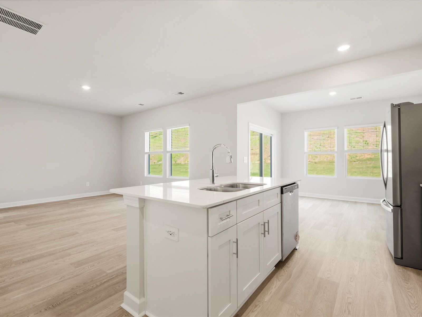 Welcome to the Dallas floorplan at Creek Ridge - Heritage Collection.:Kitchen