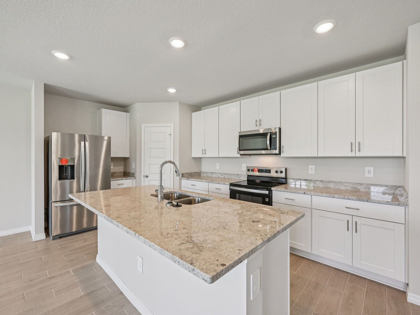 The Foxglove floorplan at 5437 Hampton Park Cir:Kitchen