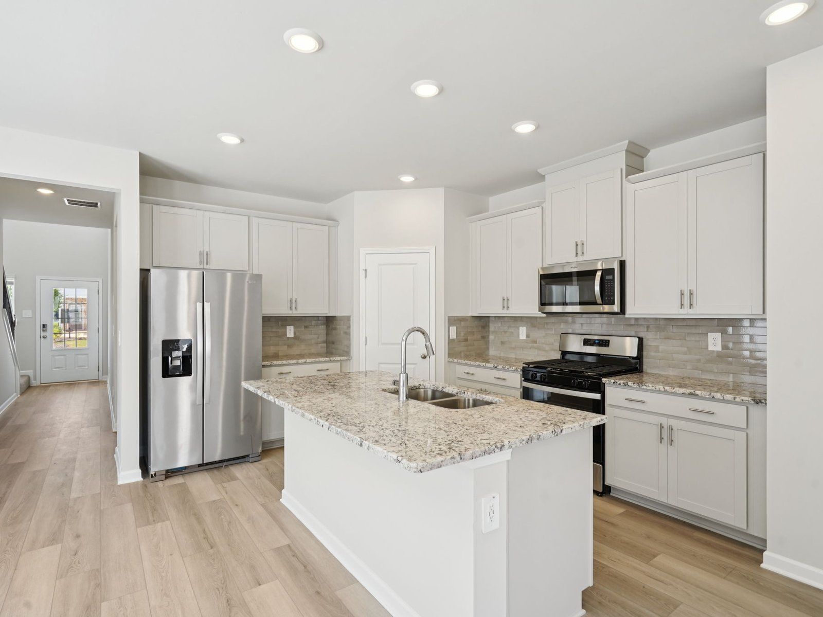 Kitchen:The Sydney floorplan with the Sleek Gray interior package.