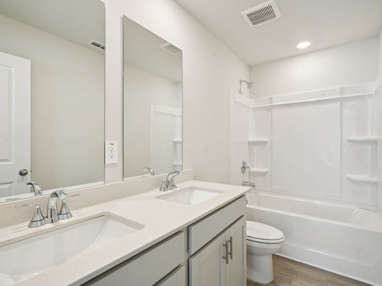 Secondary Bathroom:The Sydney floorplan with the Sleek Gray interior package.