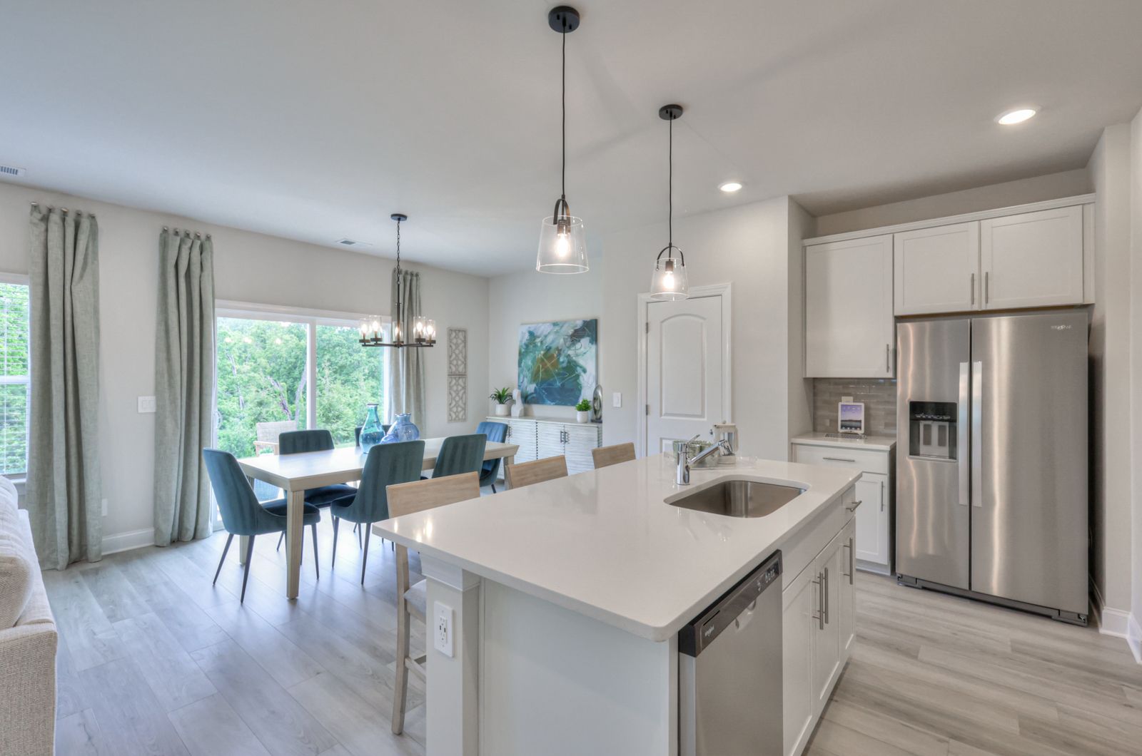 Skip takeout and prep dinner in the well-appointed kitchen.:Kitchen