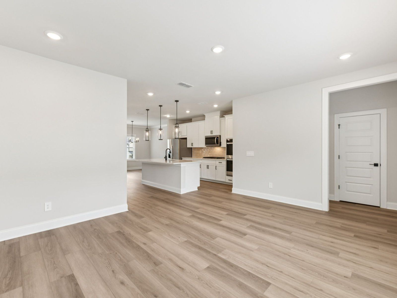 Great Room:The Ashland floorplan with the Upscale Rustic Linen interior package.