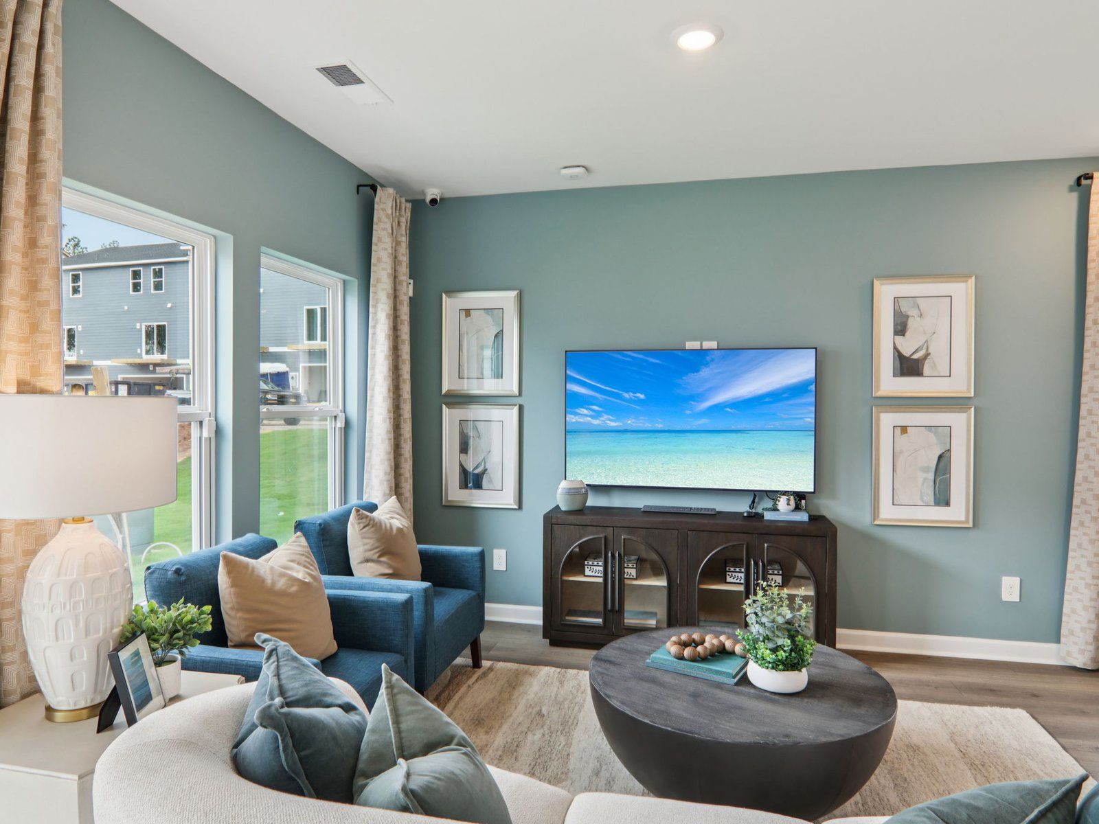 Great Room:Enjoy movie or game night in the great room.