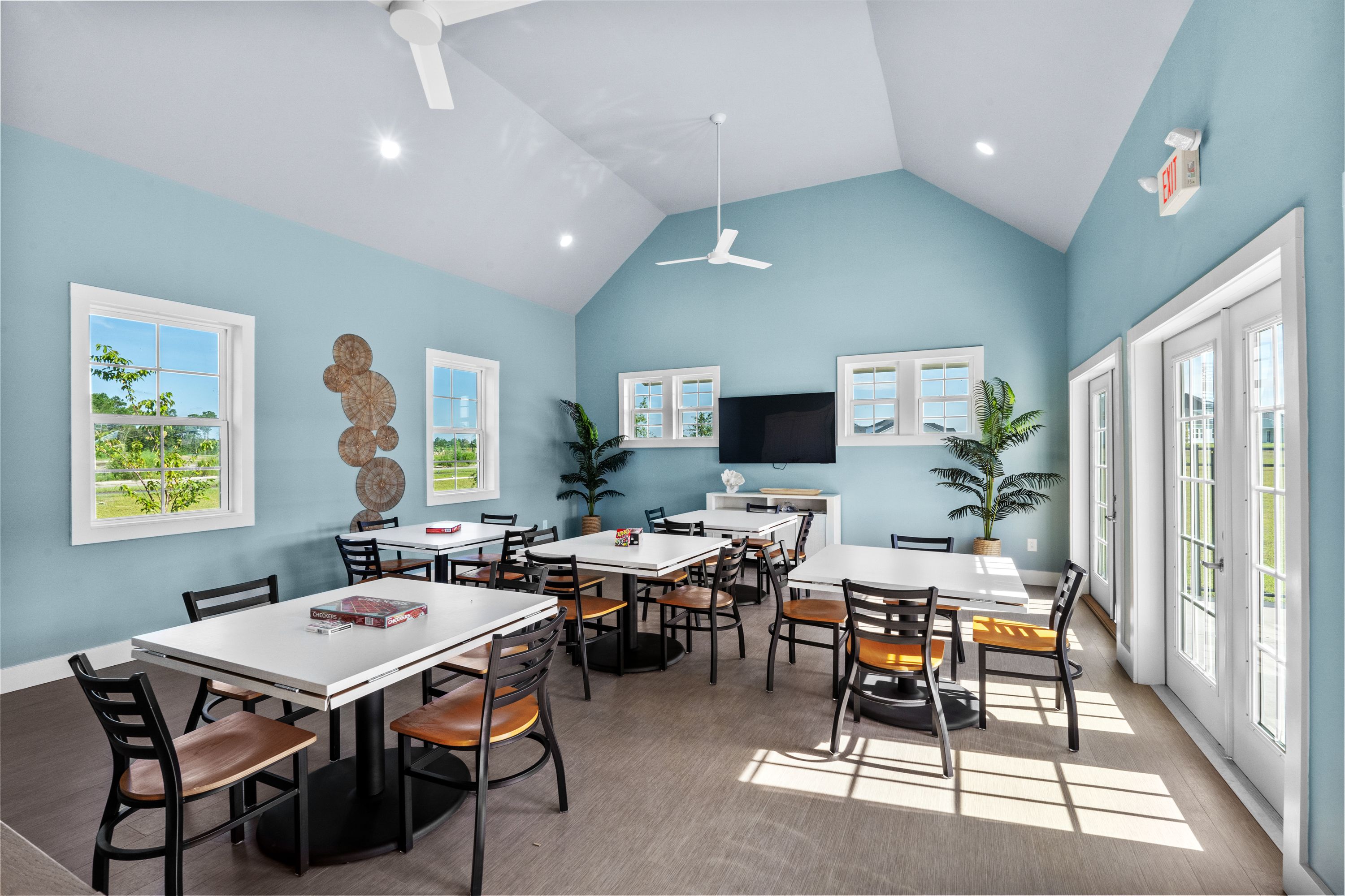 Waterside Amenities 19.jpg:Waterside Amenities 19.jpg