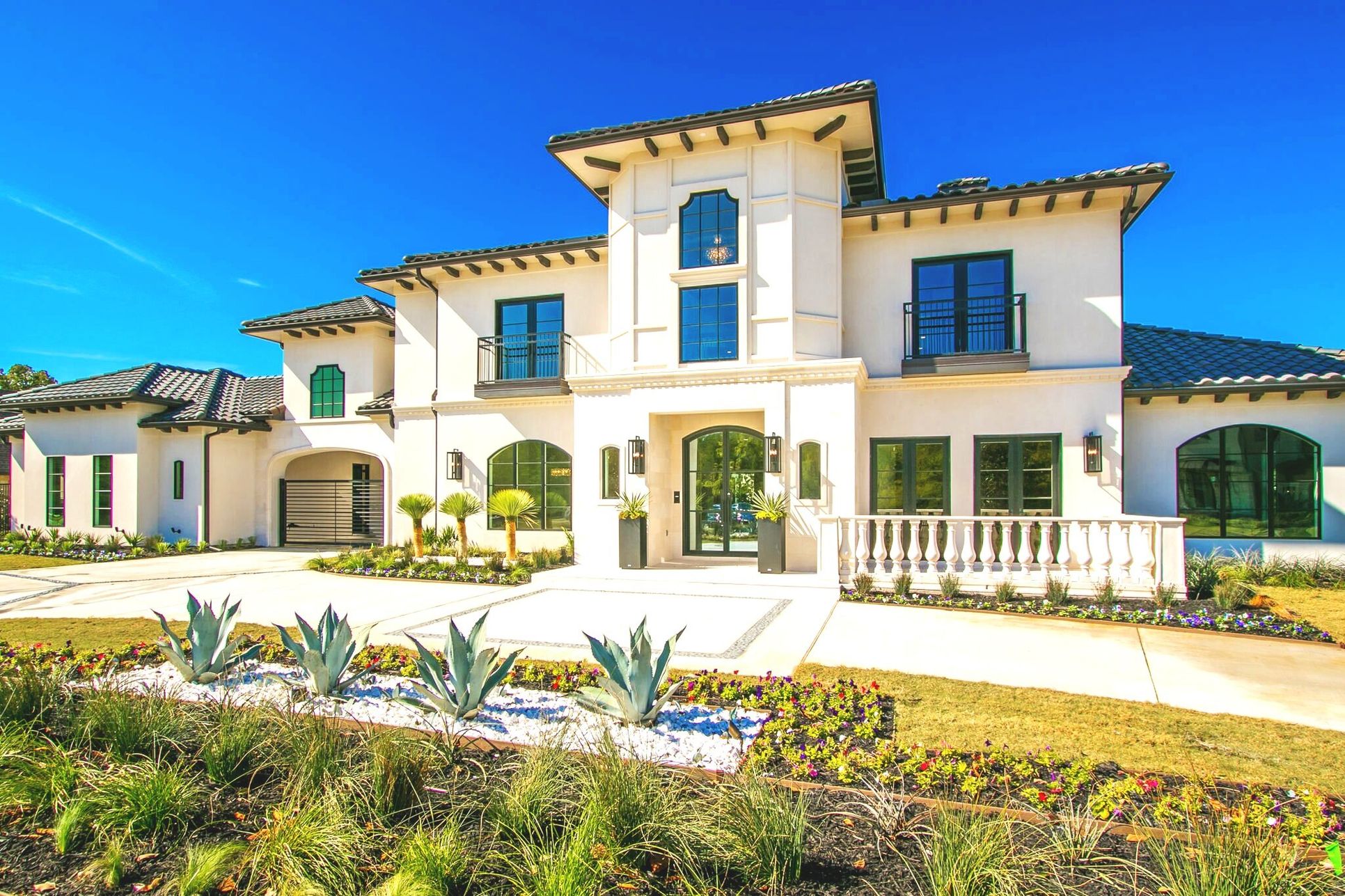 MG Luxury Homes,75063